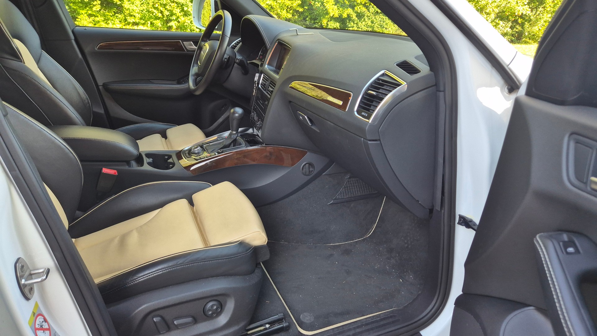 AUDI Q5 3.0 TDI quattro S-tronic-image-12