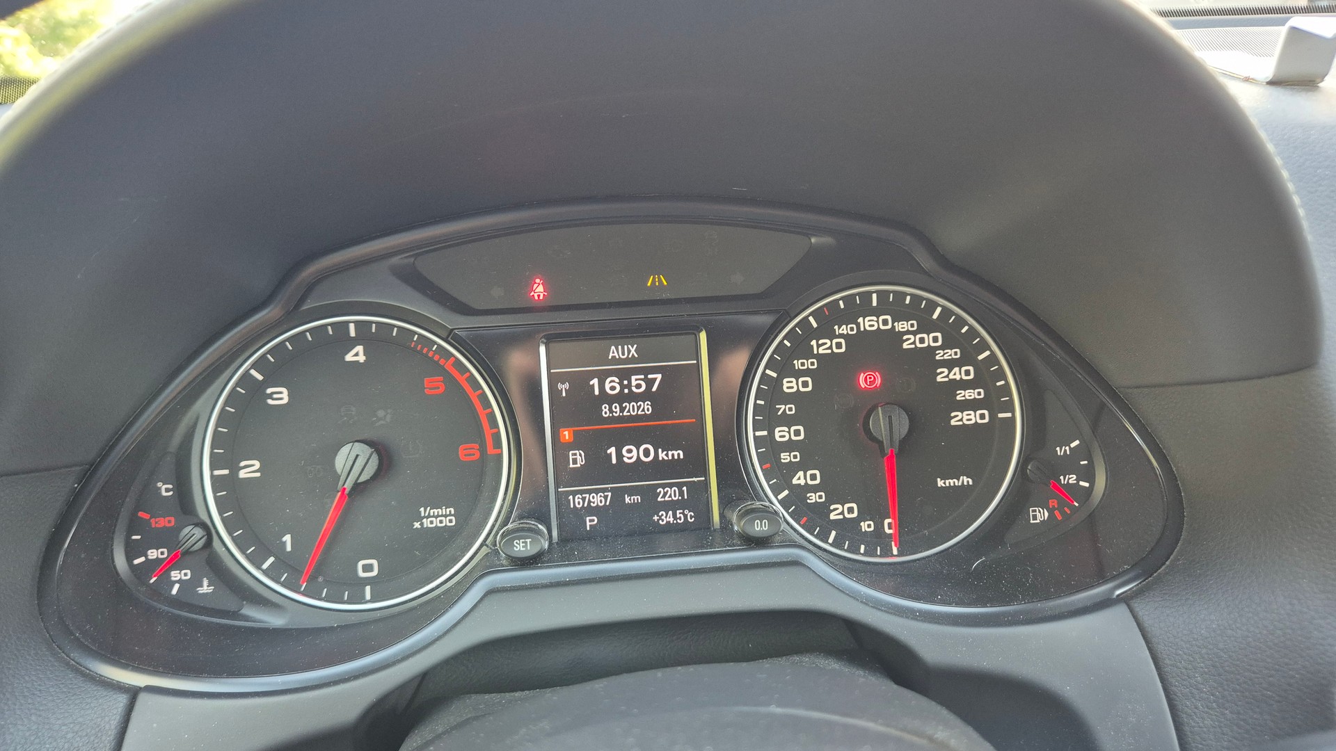 AUDI Q5 3.0 TDI quattro S-tronic-image-13