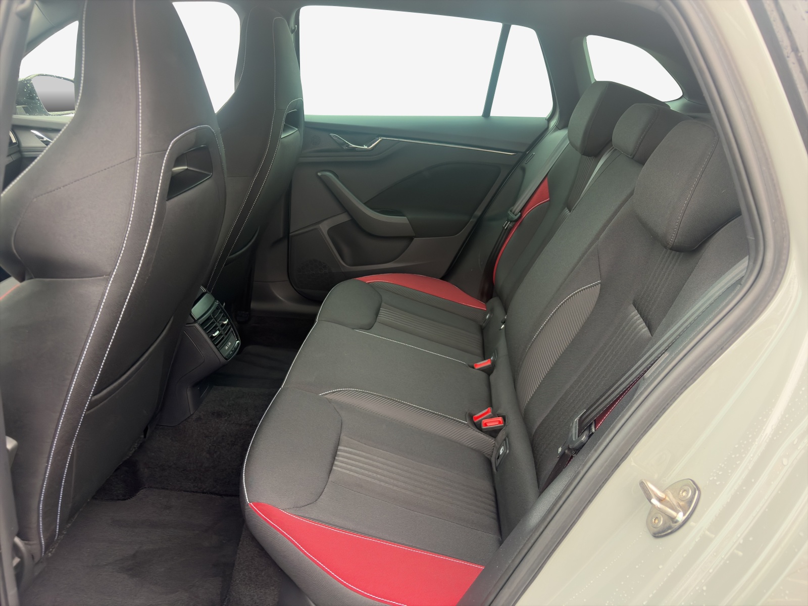 SKODA Scala 1.0 TSI Monte Carlo DSG-image-11