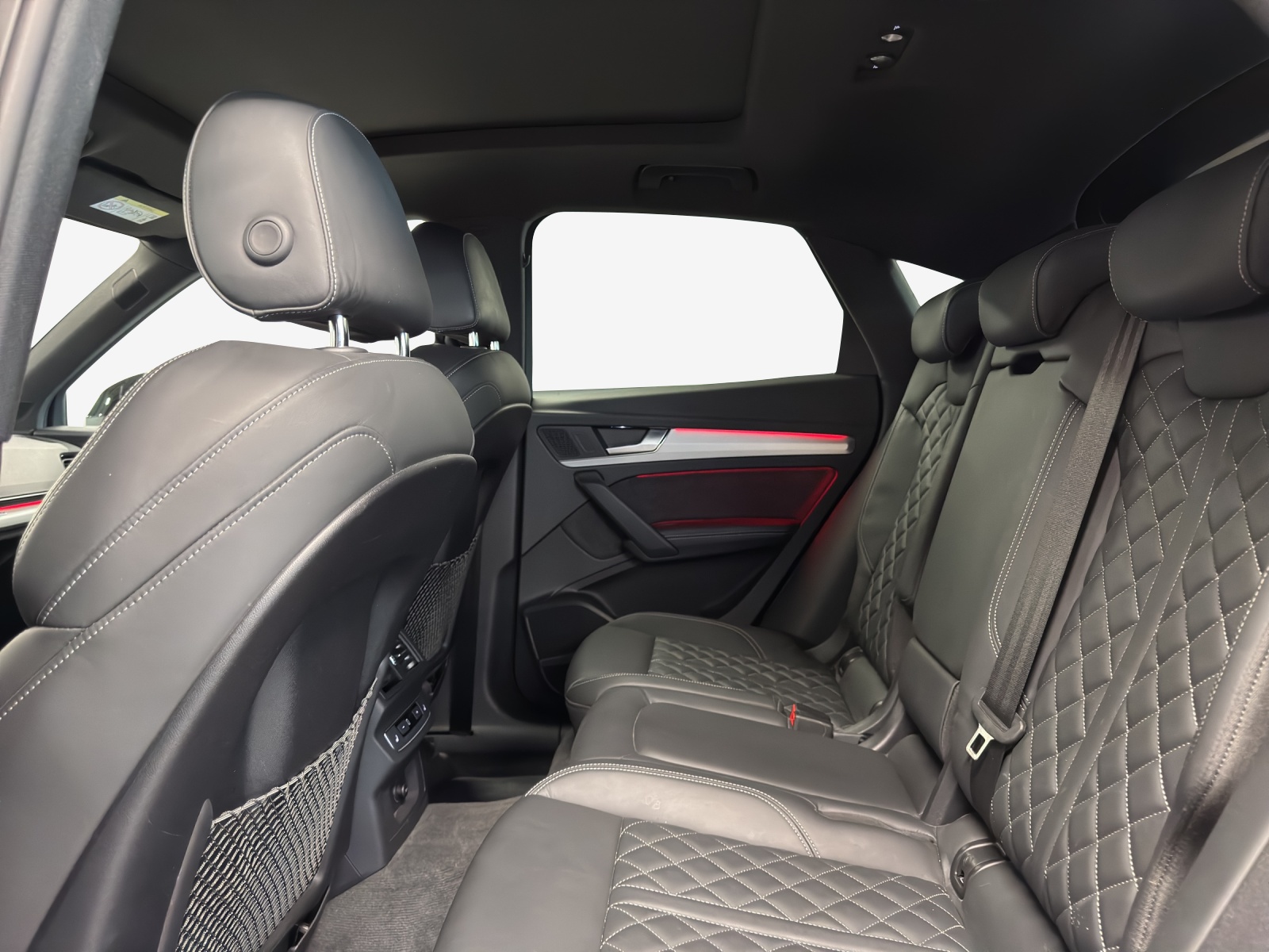 AUDI Q5 Sportback 40 TDI Blackedition quattro S-tronic-image-11