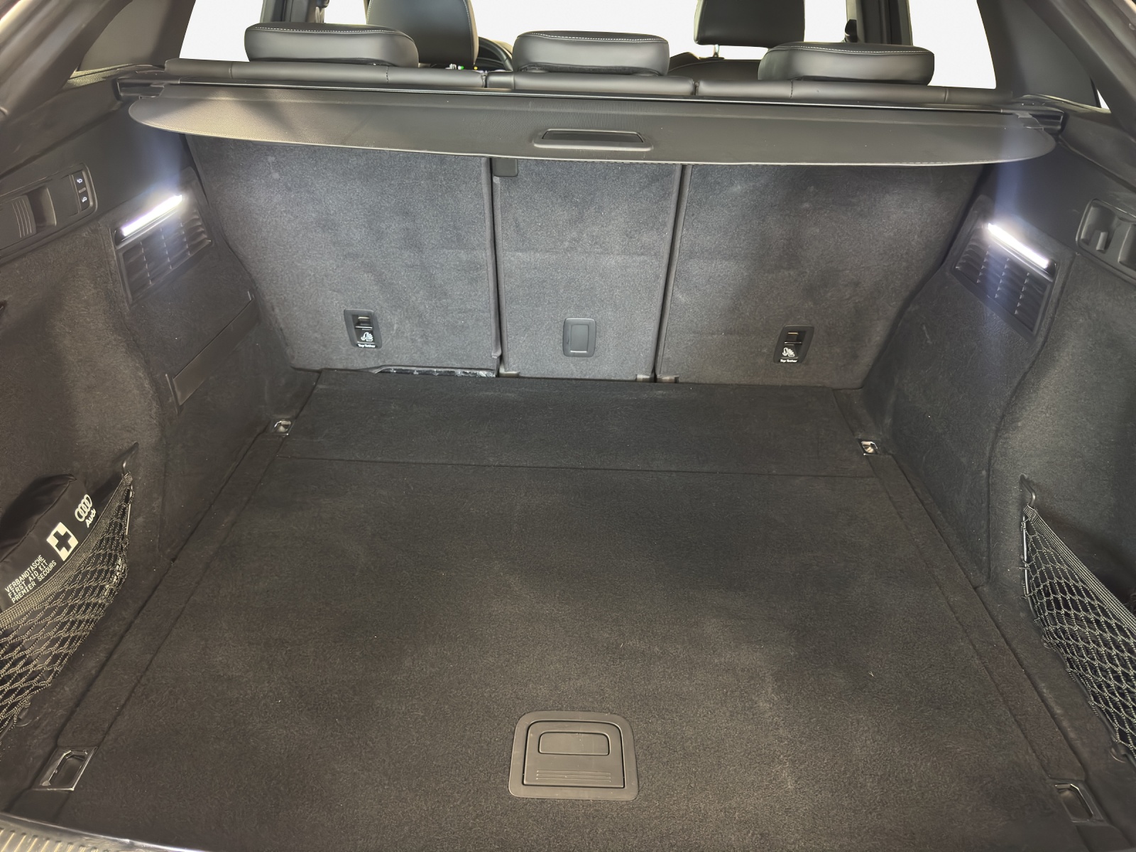 AUDI Q5 Sportback 40 TDI Blackedition quattro S-tronic-image-12