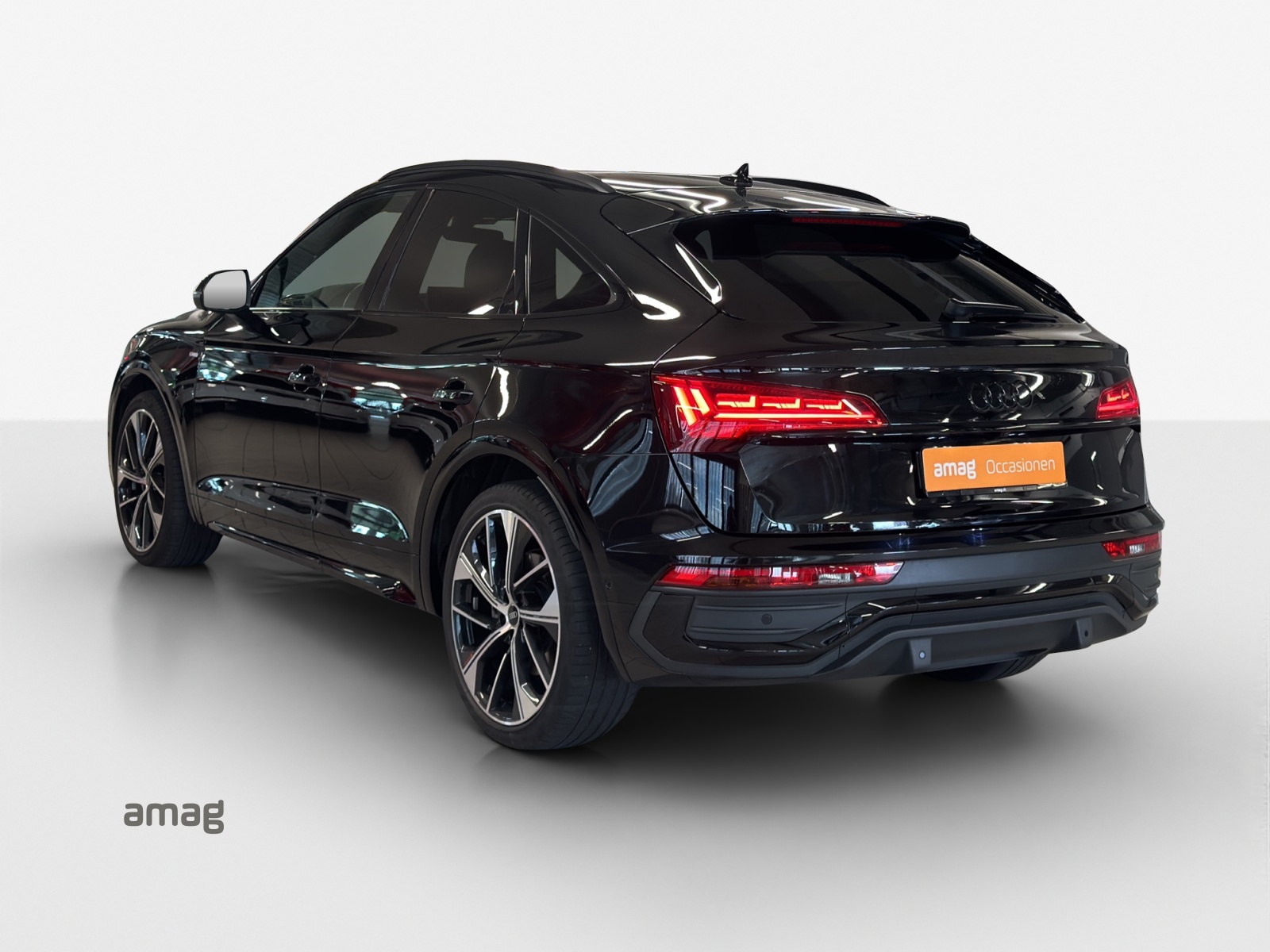 AUDI Q5 Sportback 40 TDI Blackedition quattro S-tronic-showroom-element-2