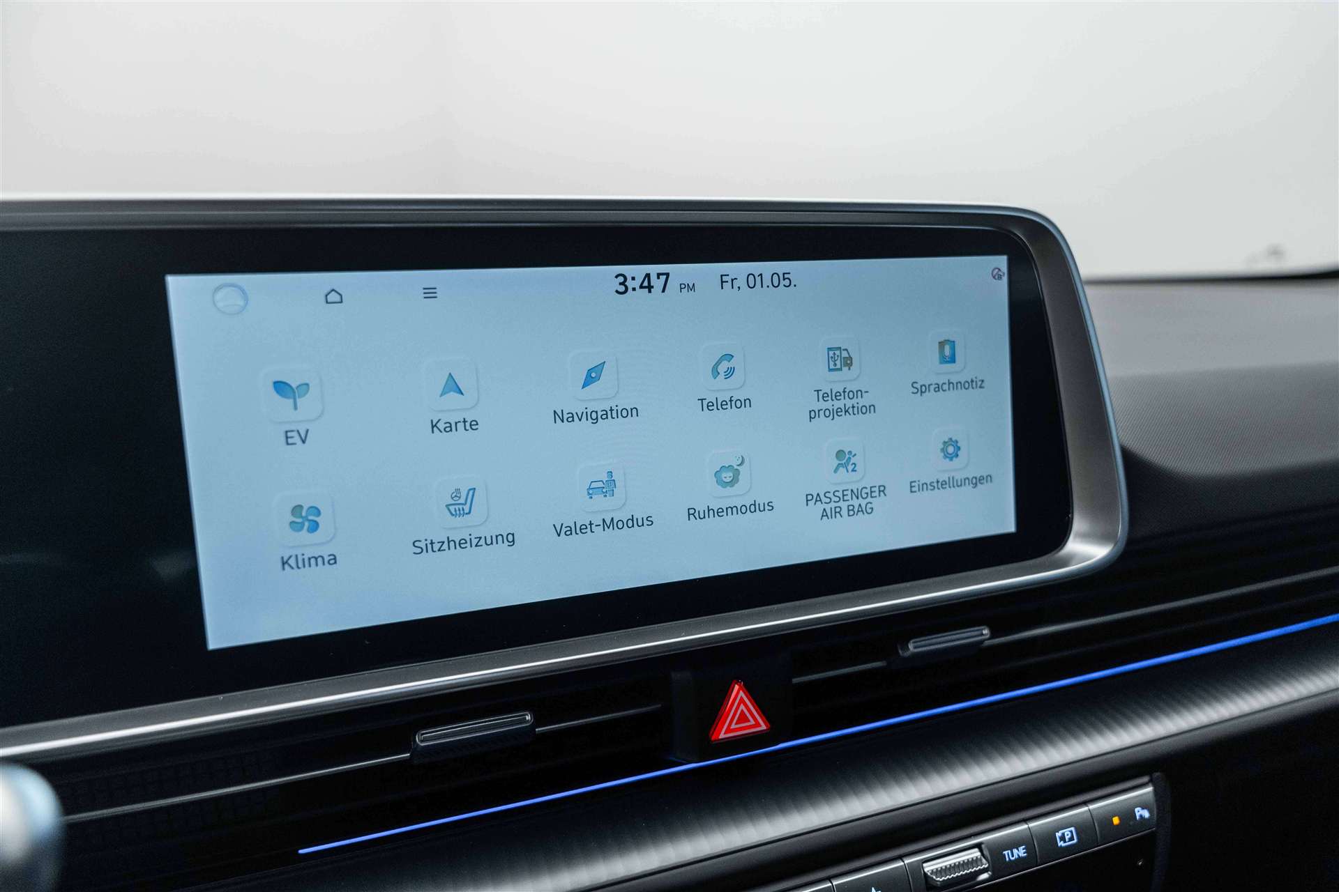 HYUNDAI Ioniq 6 77kWh Plus Line 325PS 4WD Automat-image-23