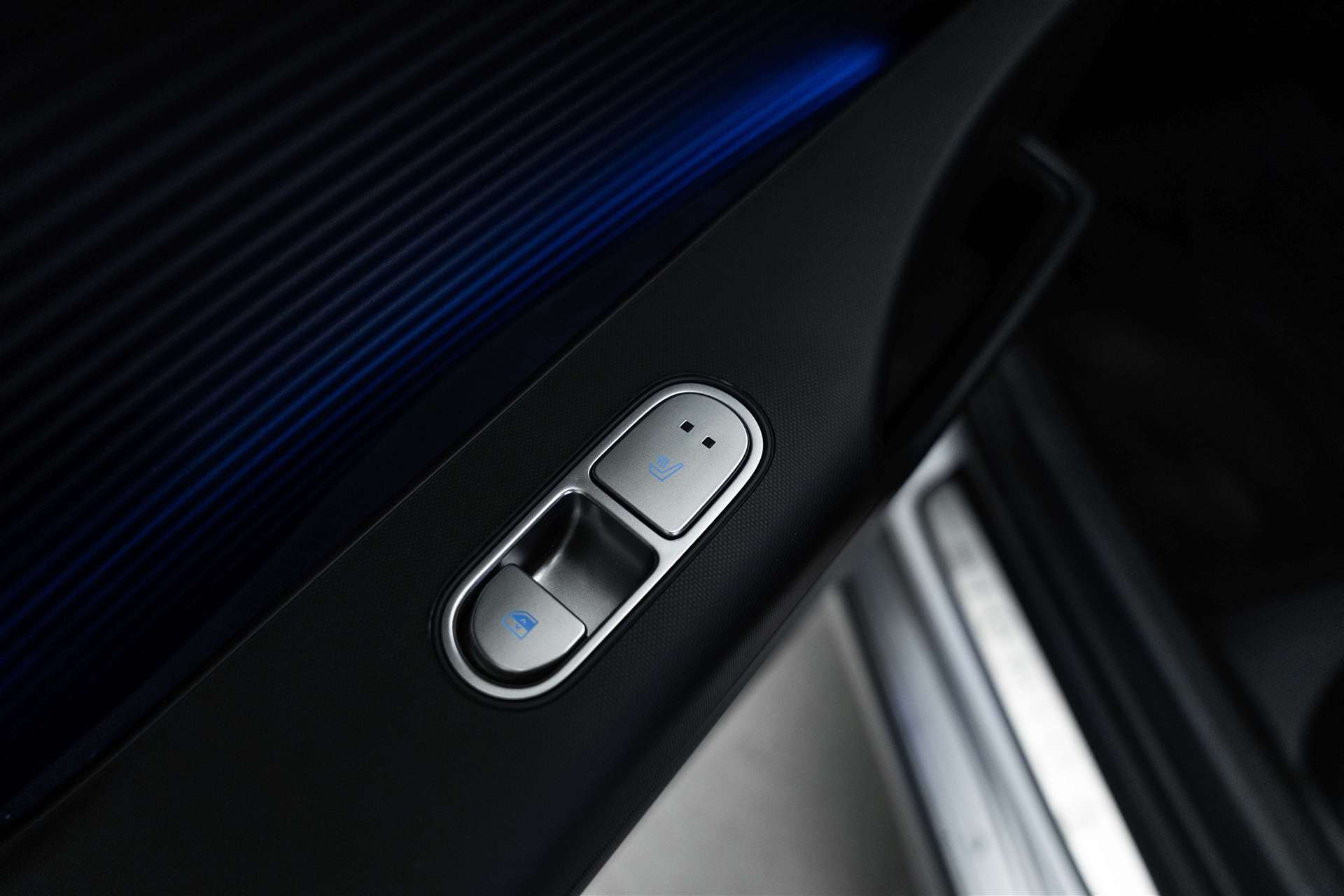 HYUNDAI Ioniq 6 77kWh Plus Line 325PS 4WD Automat-image-15