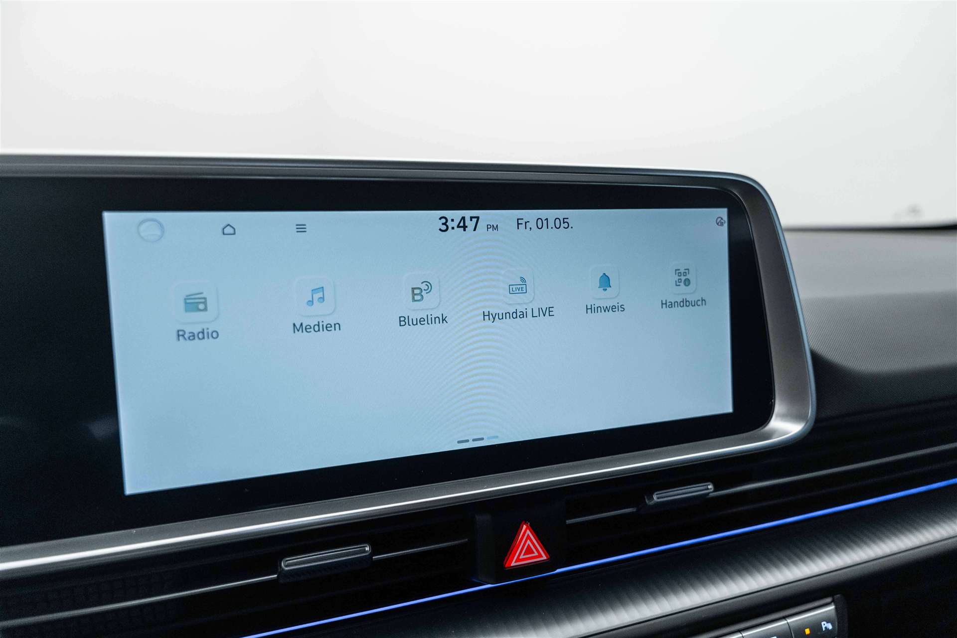 HYUNDAI Ioniq 6 77kWh Plus Line 325PS 4WD Automat-image-24