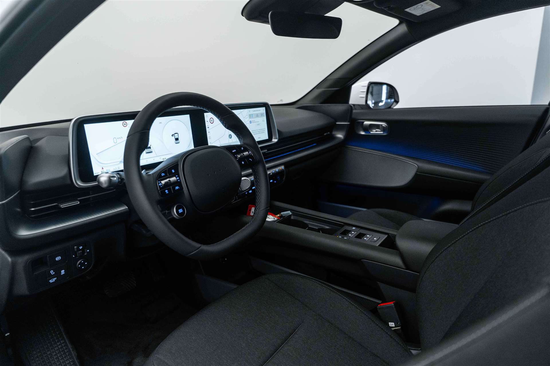 HYUNDAI Ioniq 6 77kWh Plus Line 325PS 4WD Automat-image-7