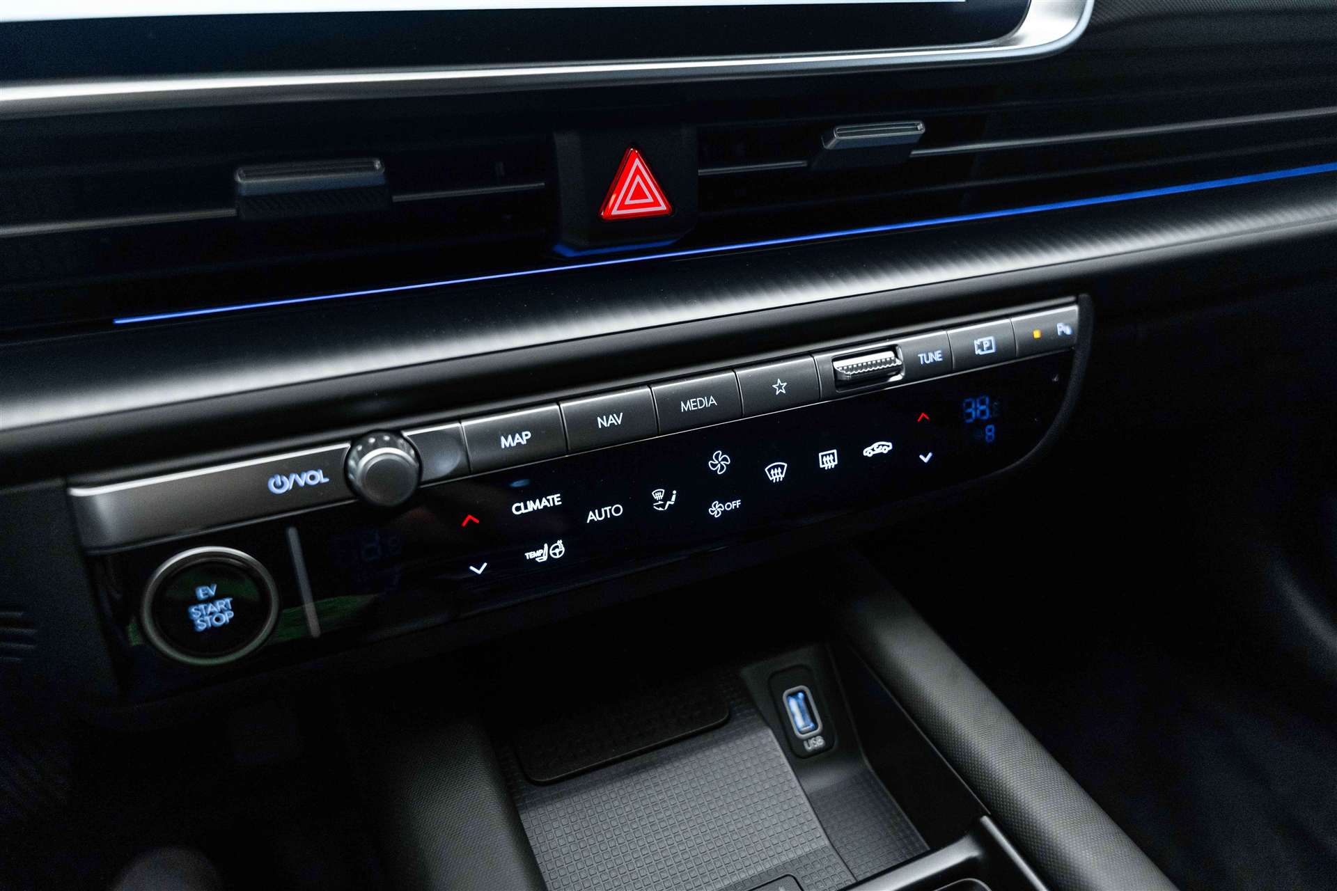 HYUNDAI Ioniq 6 77kWh Plus Line 325PS 4WD Automat-image-27