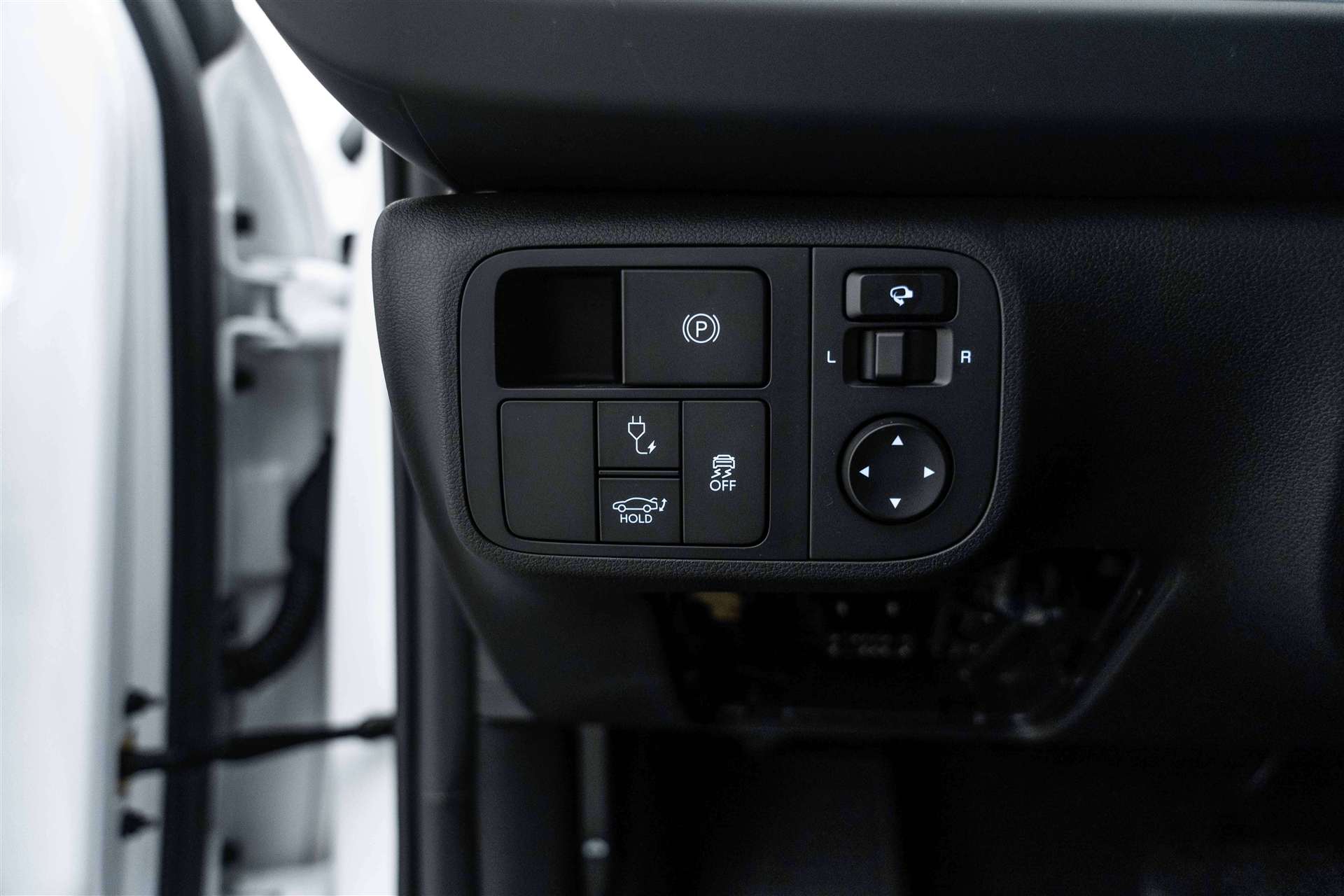 HYUNDAI Ioniq 6 77kWh Plus Line 325PS 4WD Automat-image-29