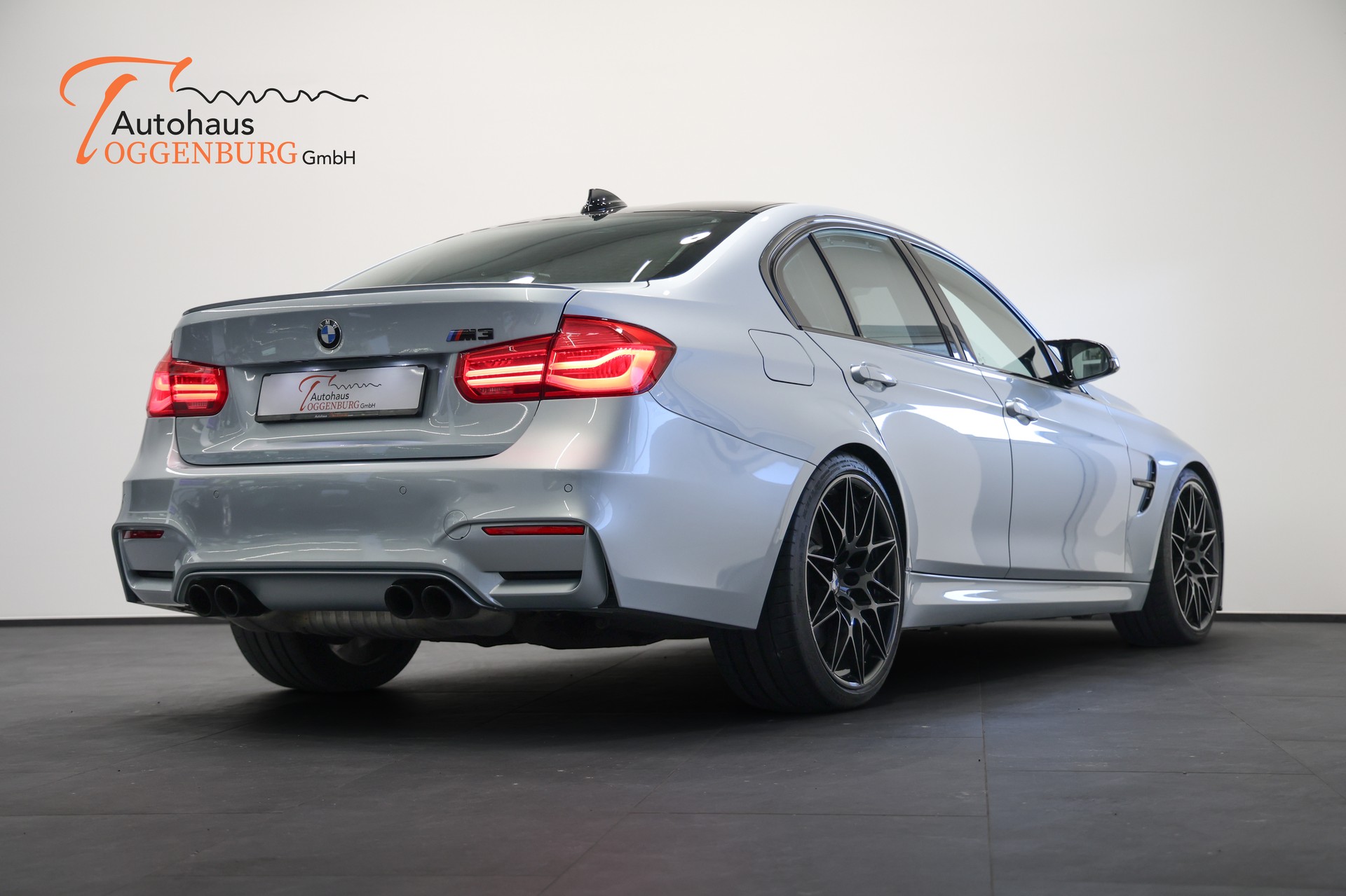 BMW M3 Competition Drivelogic *Individual Silverstone Metallic*Tiefergelegt*-image-18
