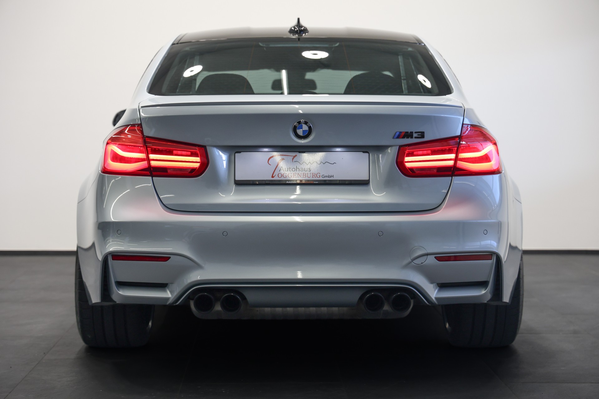 BMW M3 Competition Drivelogic *Individual Silverstone Metallic*Tiefergelegt*-image-13