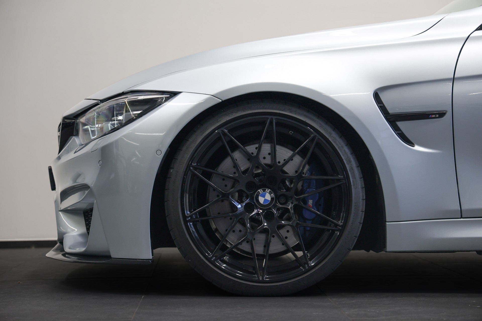BMW M3 Competition Drivelogic *Individual Silverstone Metallic*Tiefergelegt*-image-12