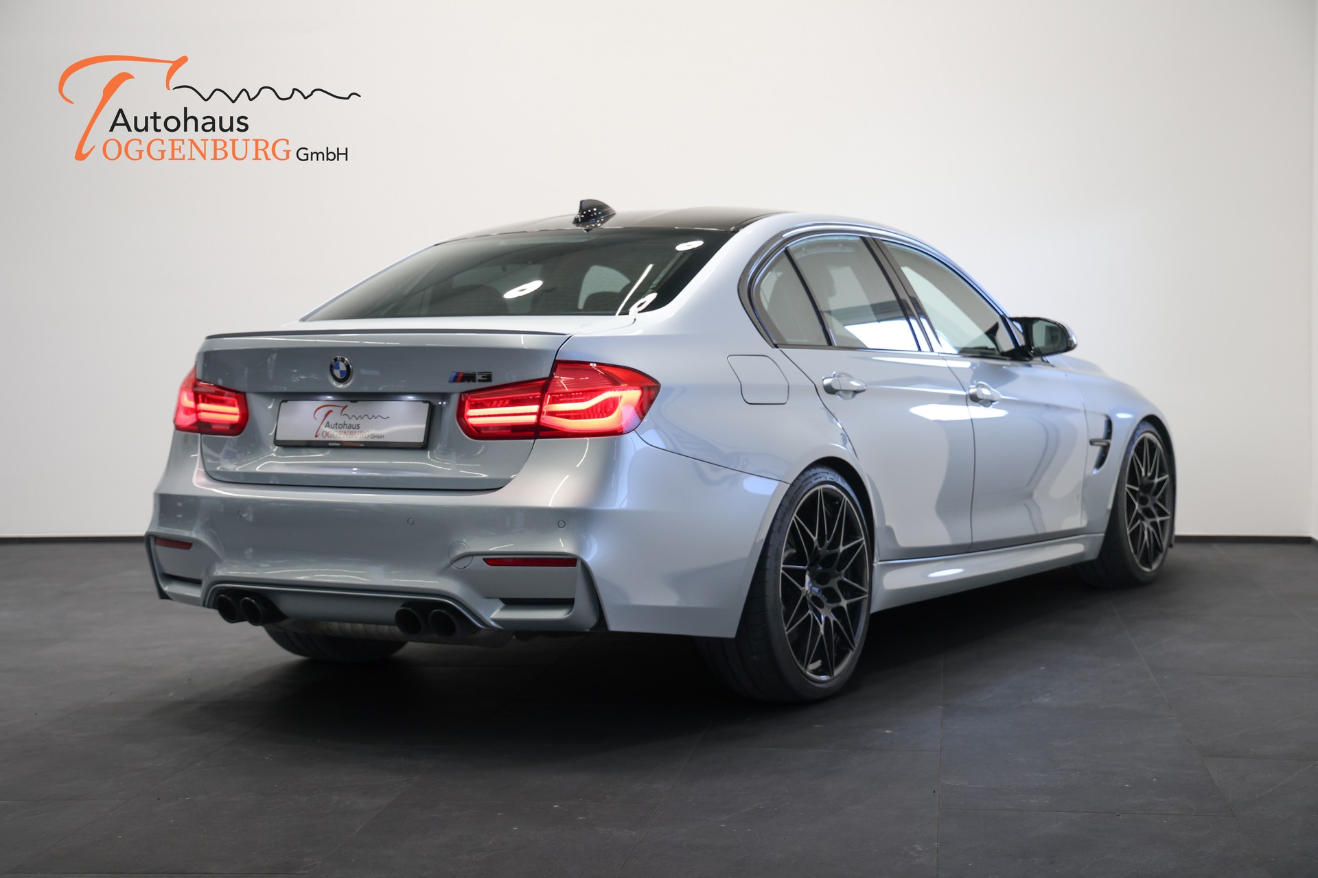 BMW M3 Competition Drivelogic *Individual Silverstone Metallic*Tiefergelegt*-image-16