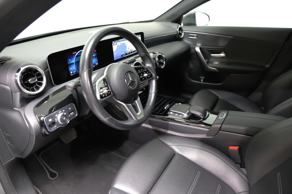 MERCEDES-BENZ CLA 180-image-7