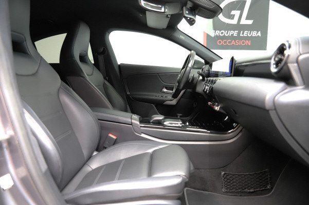 MERCEDES-BENZ CLA 180-image-8