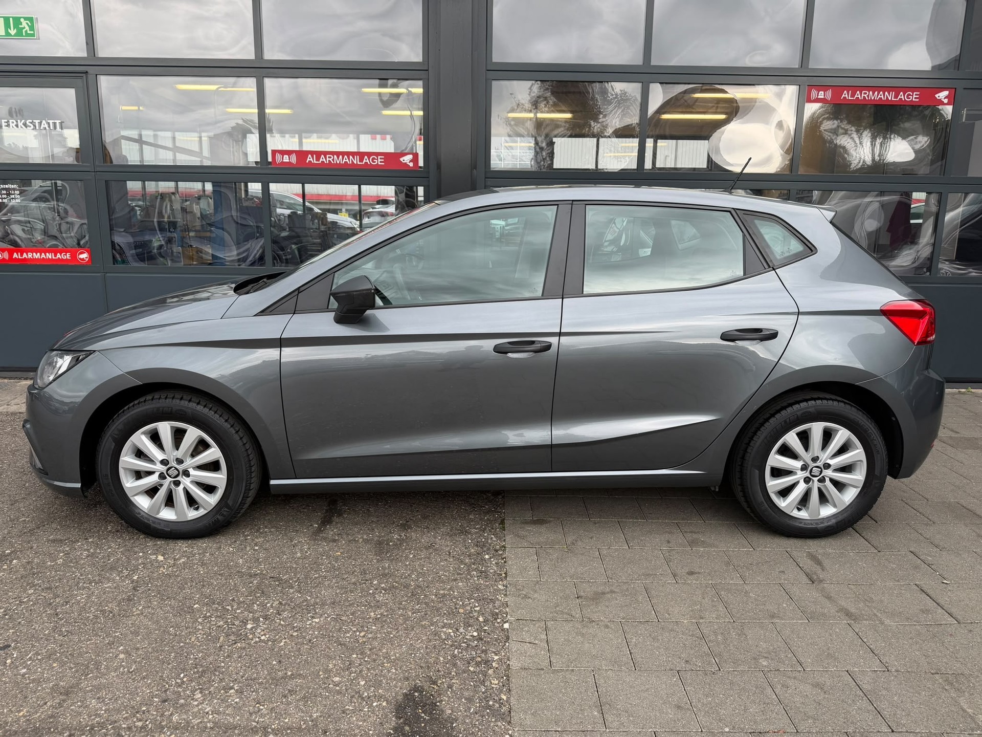 SEAT Ibiza 1.0 EcoTSI Sol-image-2