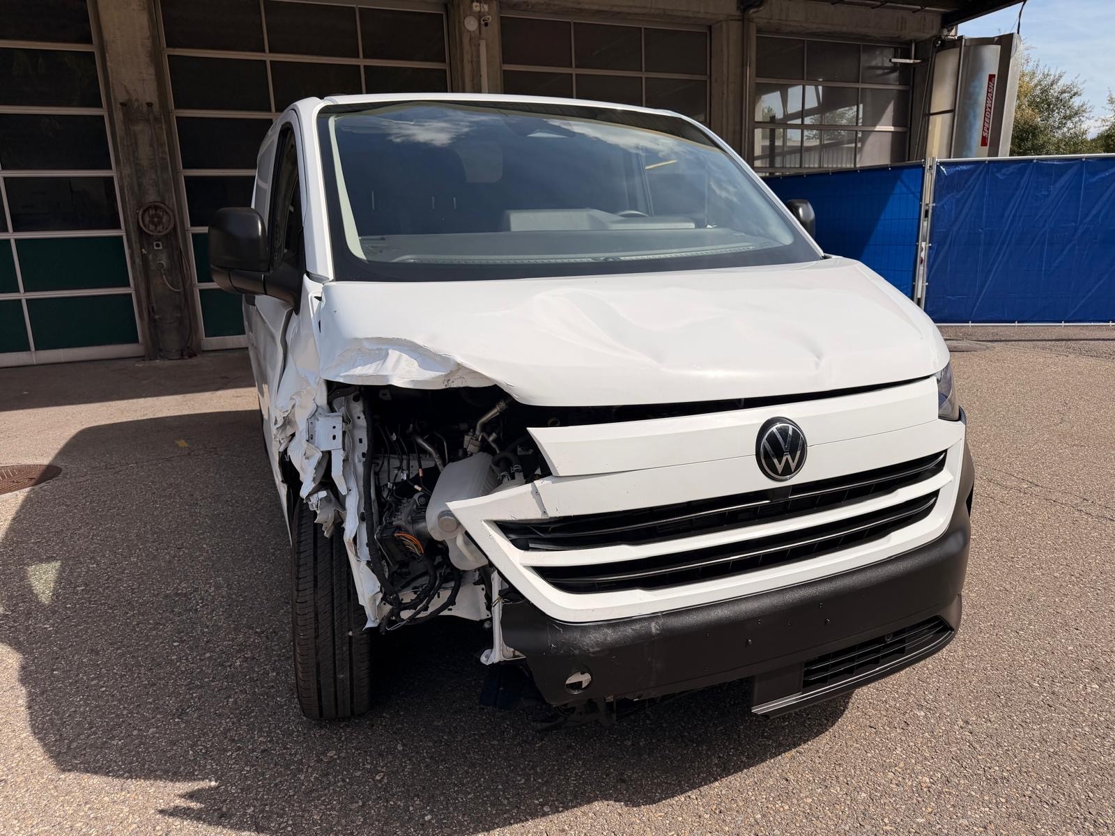 VW Transporter 2.0 TDI-image-5