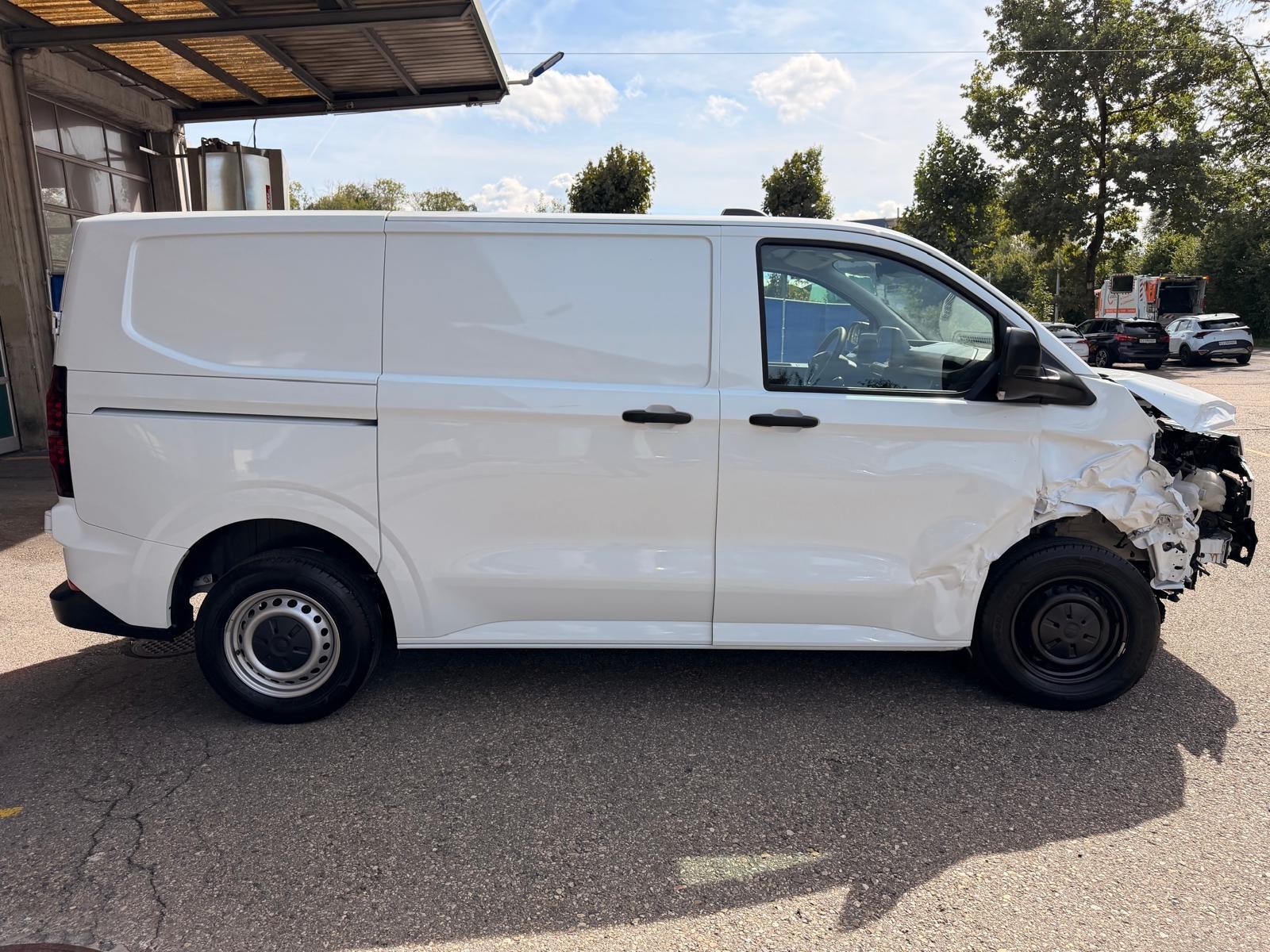 VW Transporter 2.0 TDI-image-4