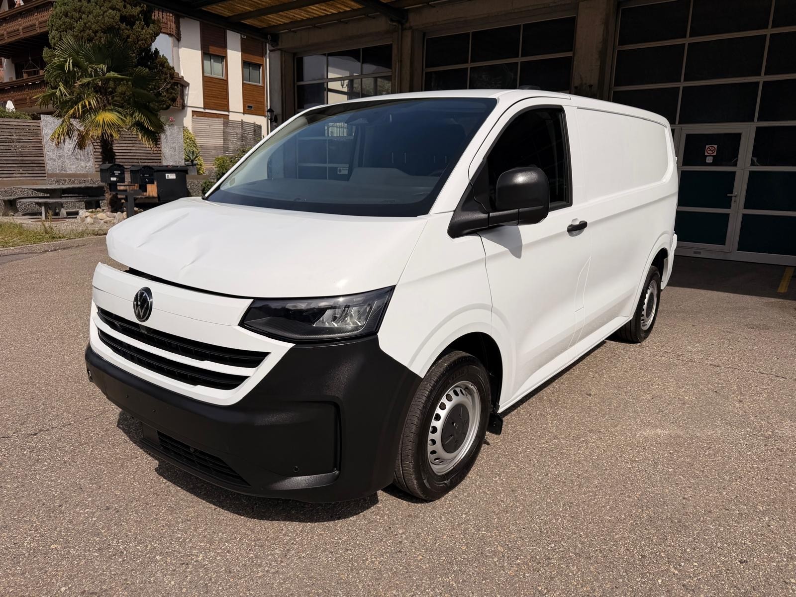 VW Transporter 2.0 TDI-image-0