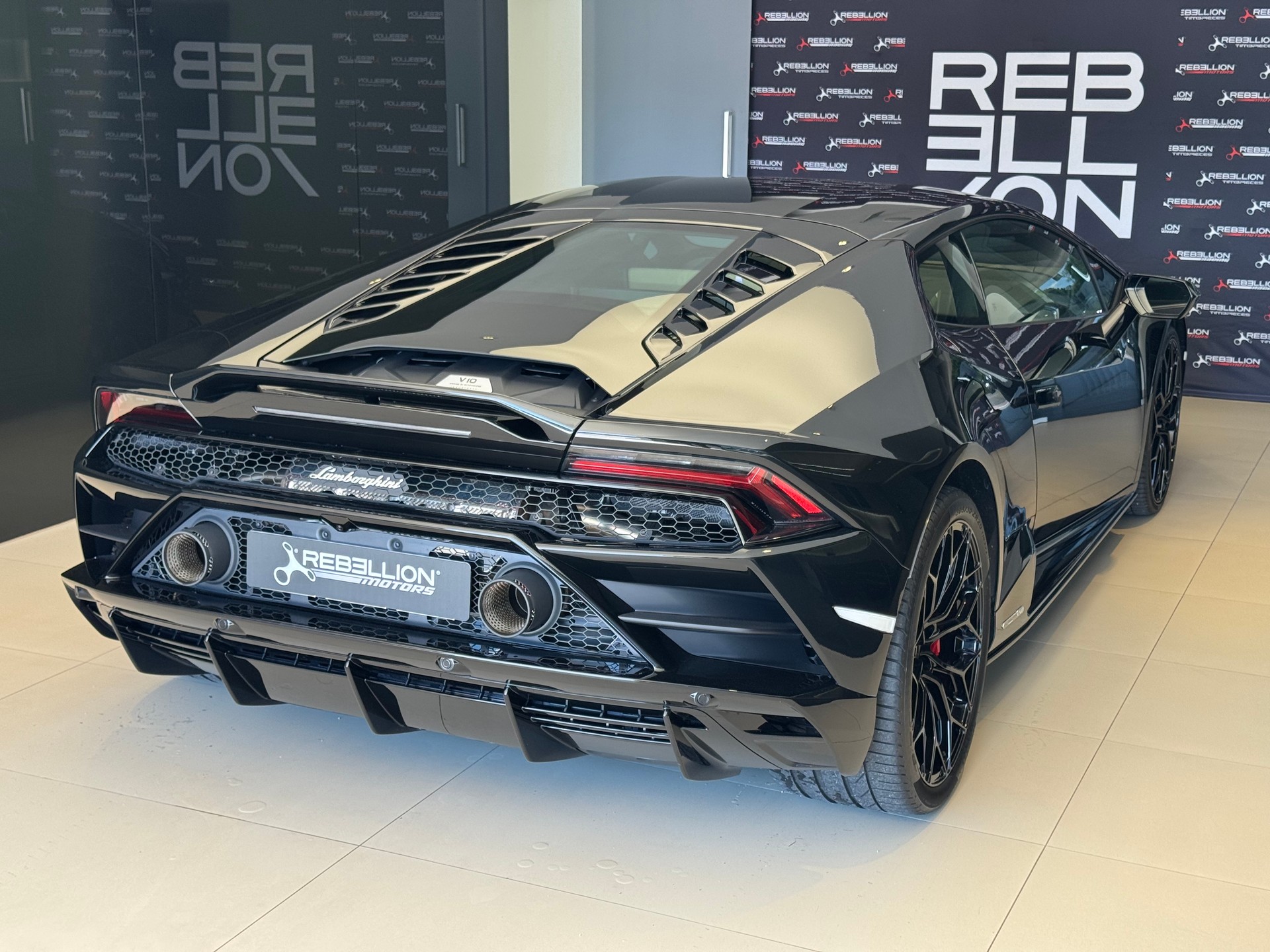 LAMBORGHINI Huracan EVO Coupé DCT-image-4
