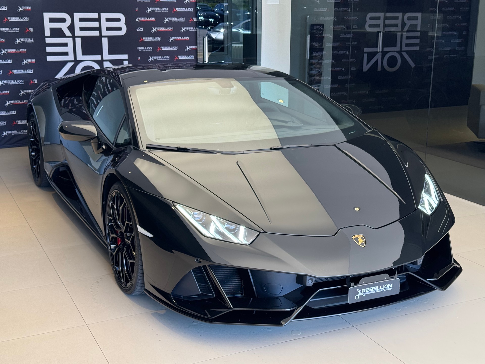 LAMBORGHINI Huracan EVO Coupé DCT-image-2