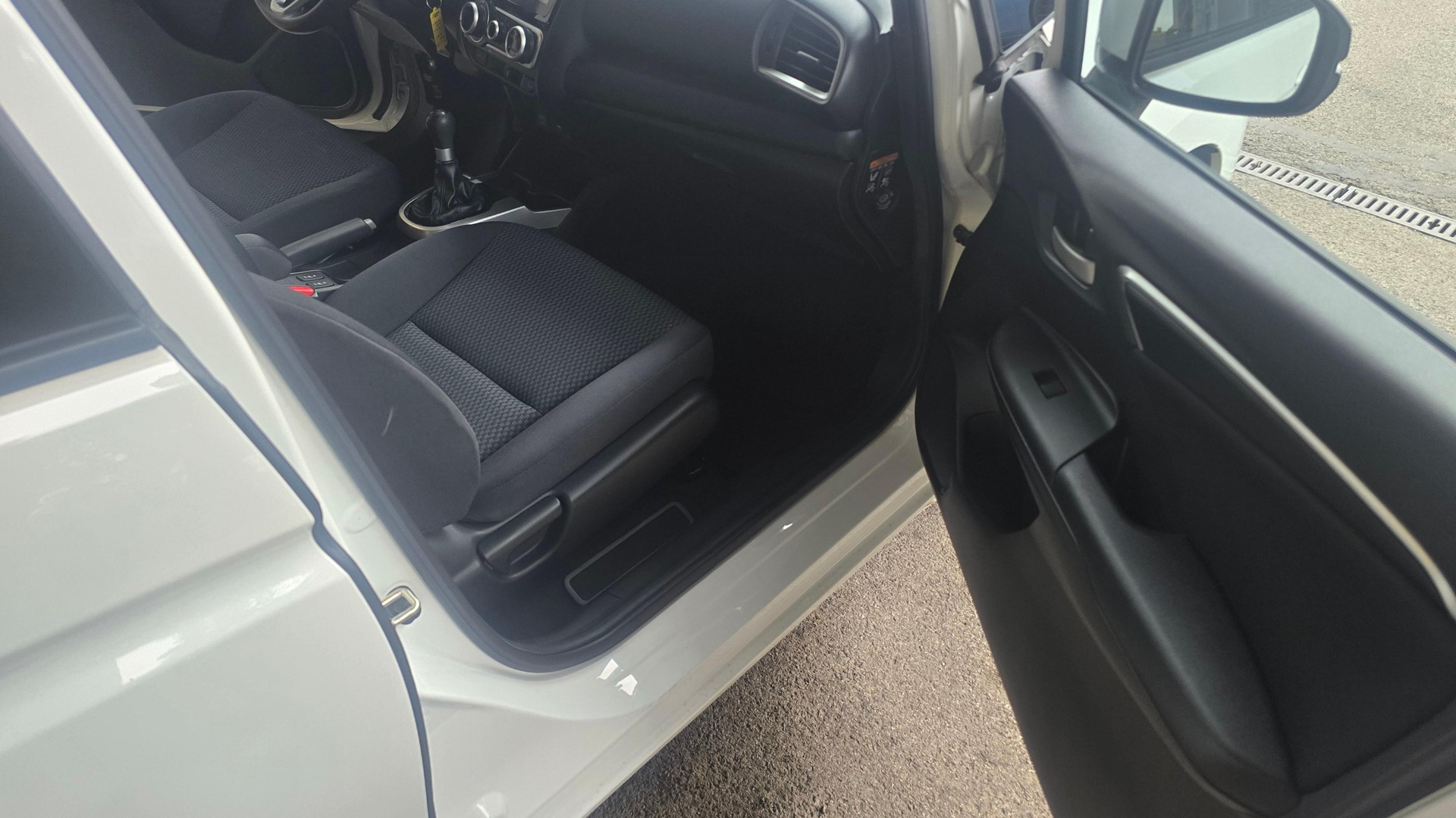 HONDA Jazz 1.3i Comfort-image-12