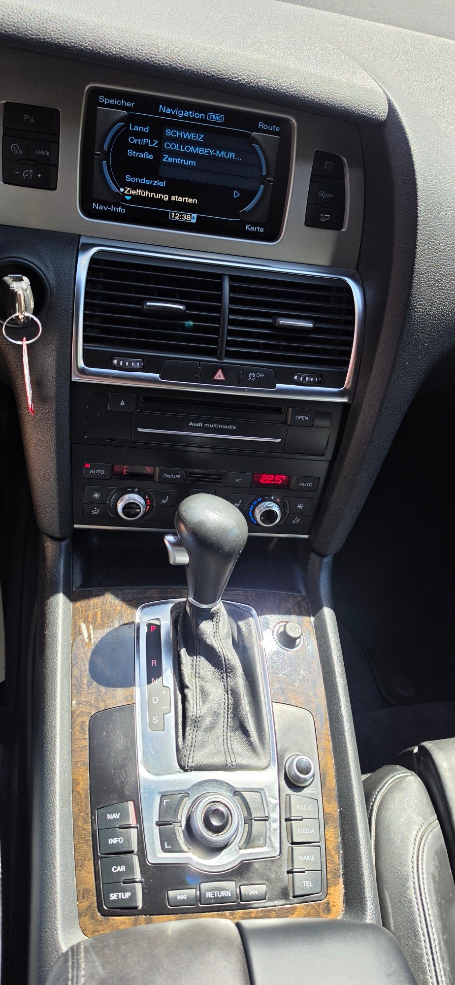 AUDI Q7 3.0 TDI quattro tiptronic-image-21