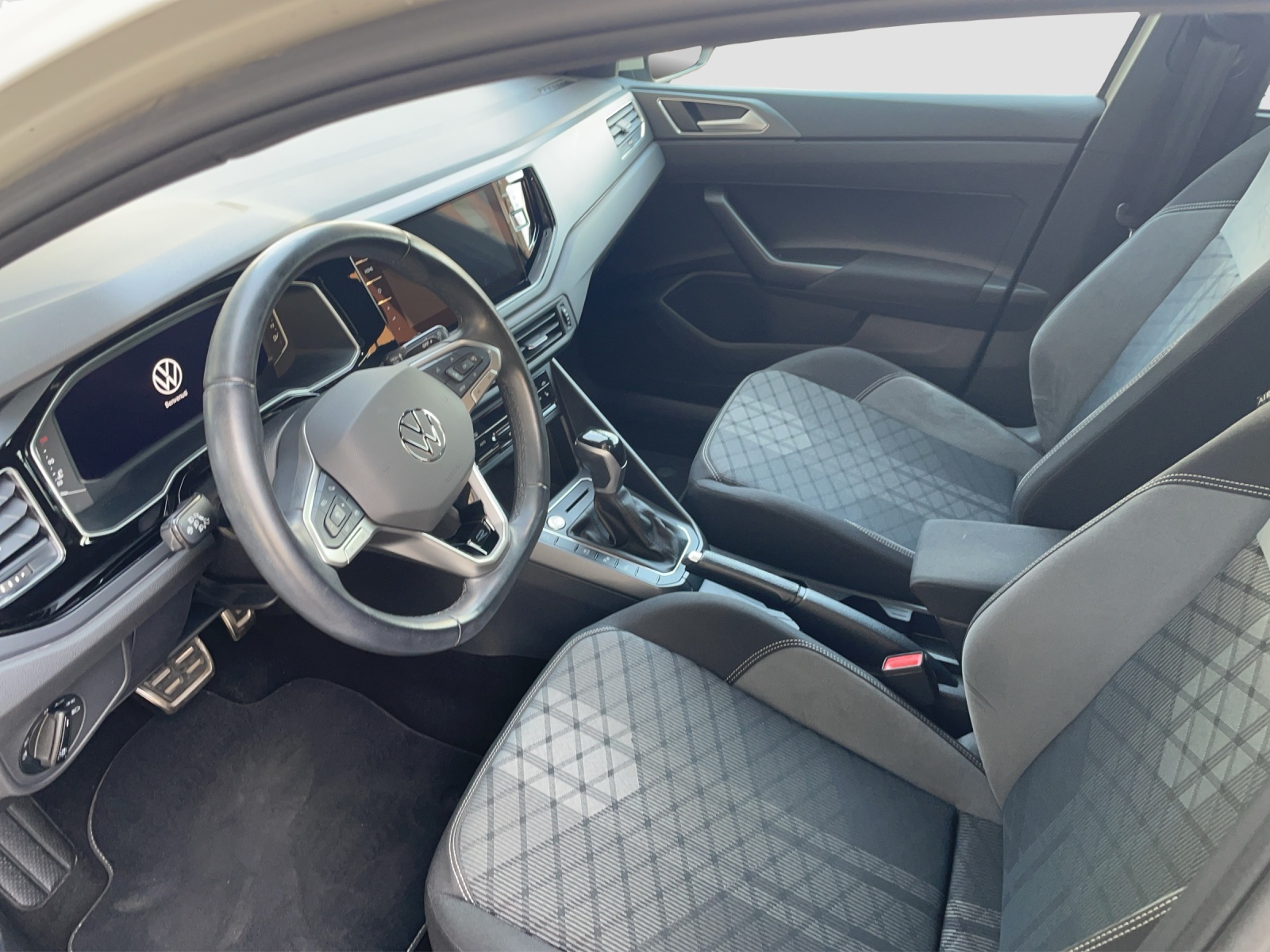 VW Polo 1.0 TSI R-Line DSG-image-7