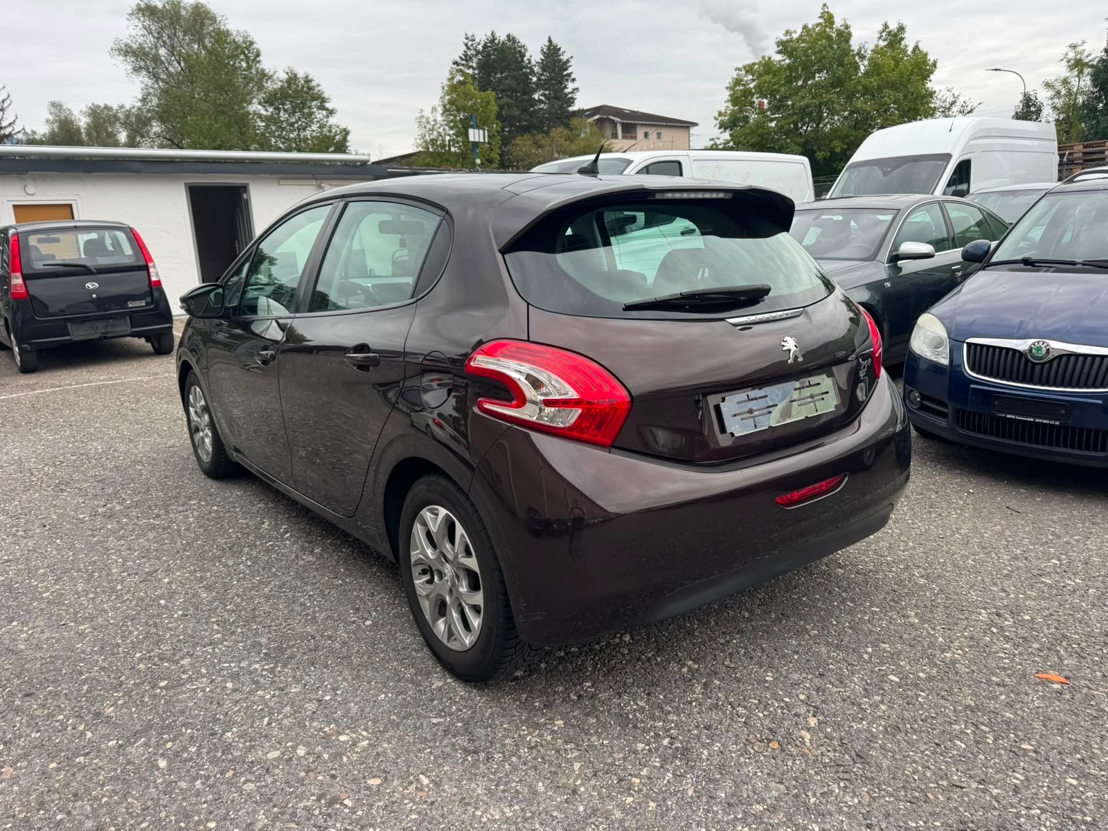 PEUGEOT 208 1.6 e-HDI Active-image-4
