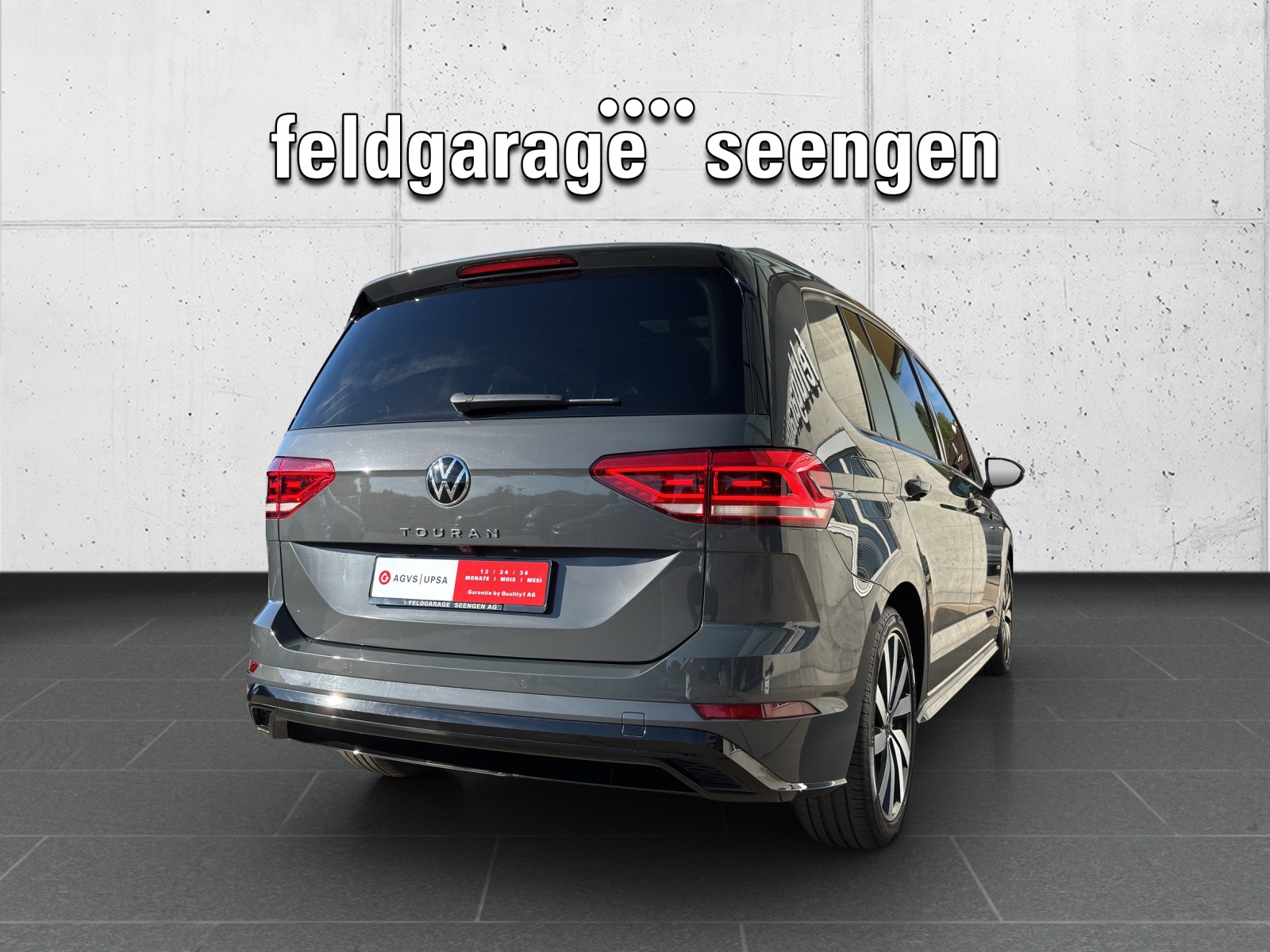 VW Touran 1.5 TSI EVO R-Line Highline DSG mit AHK, 7 Sitzen & Panorama-Ausstell-/Schiebedach-image-4
