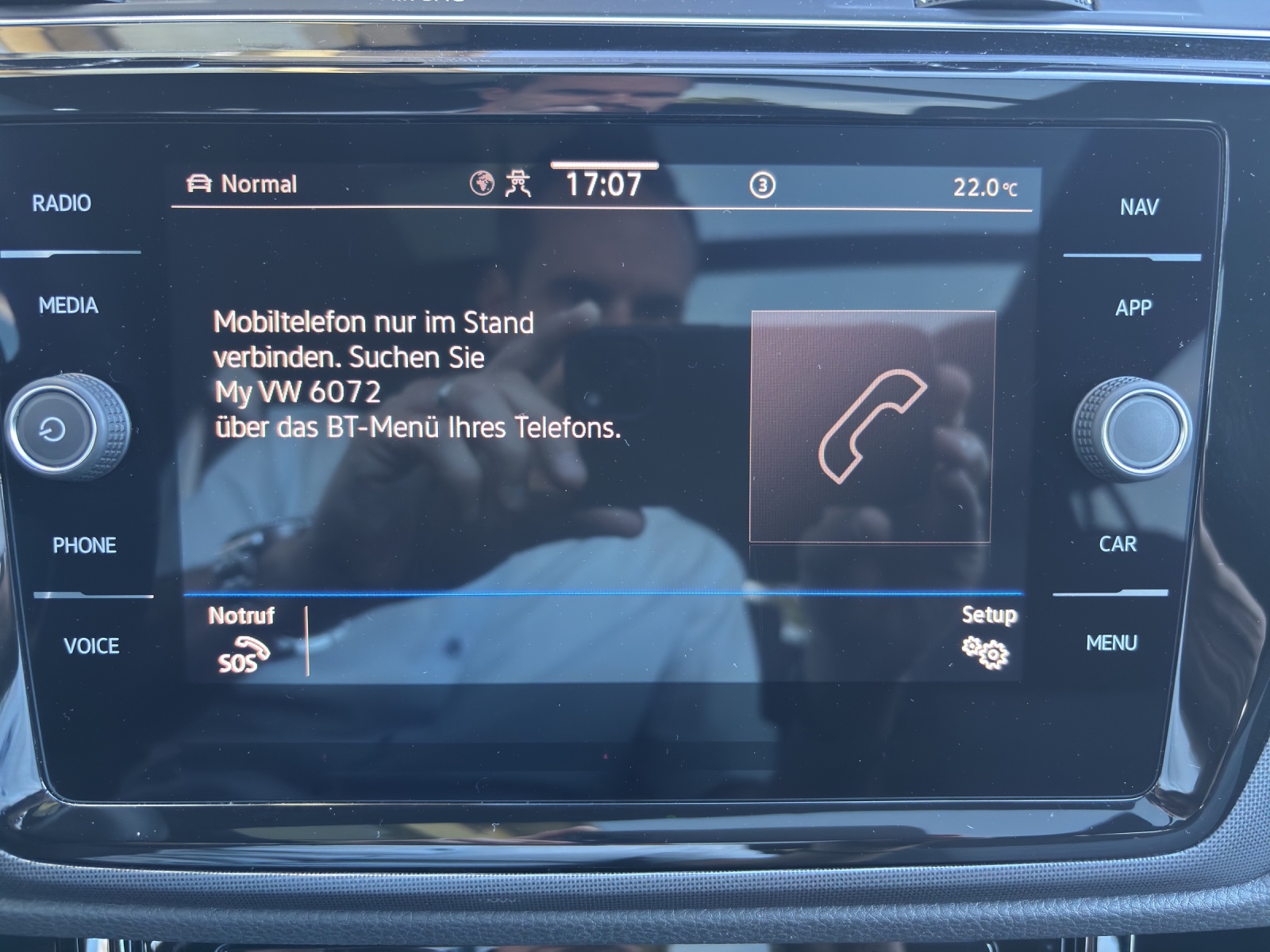 VW Touran 1.5 TSI EVO R-Line Highline DSG mit AHK, 7 Sitzen & Panorama-Ausstell-/Schiebedach-image-22