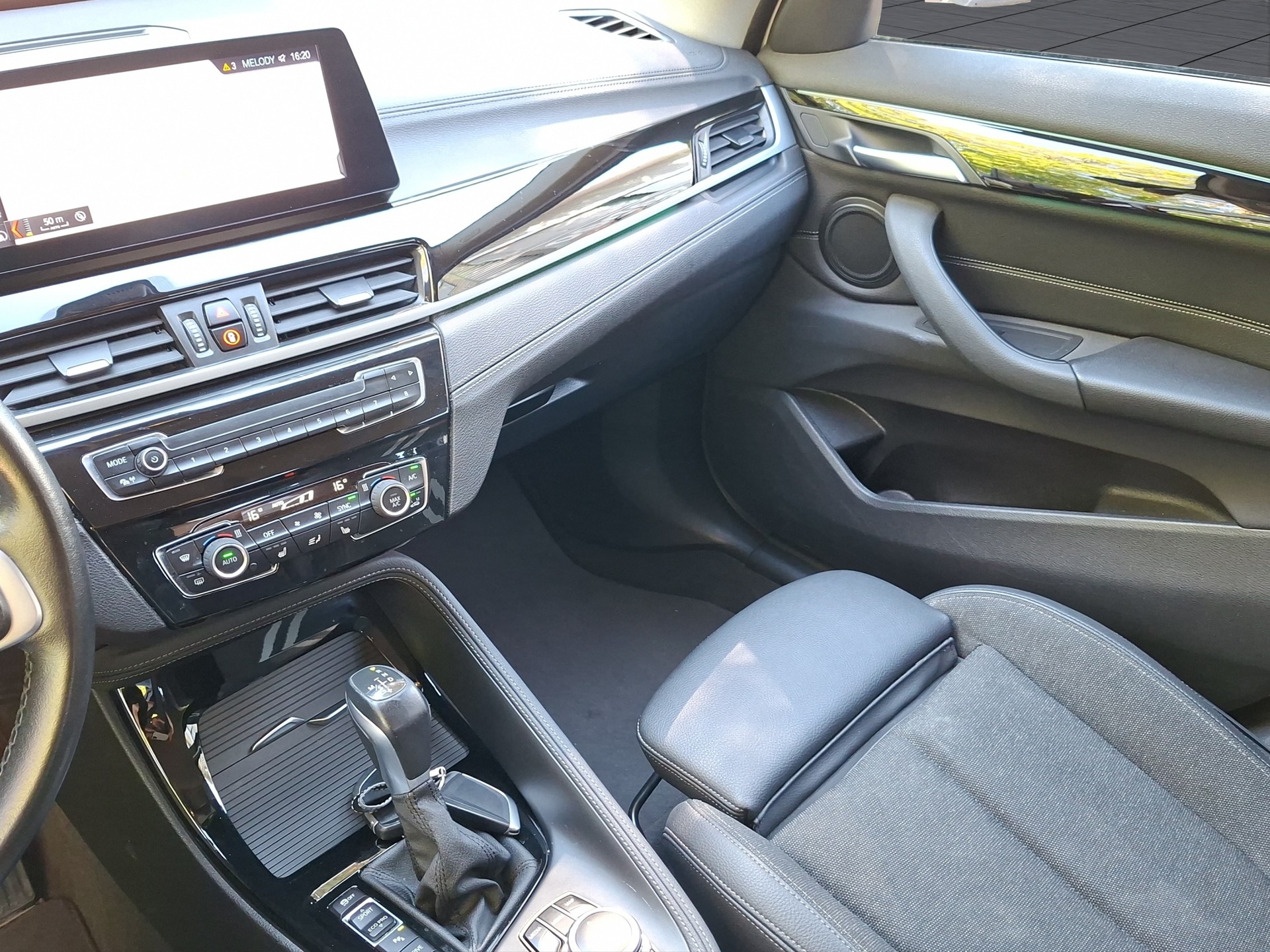 BMW X1 xDrive 25e xLine Steptronic-image-12