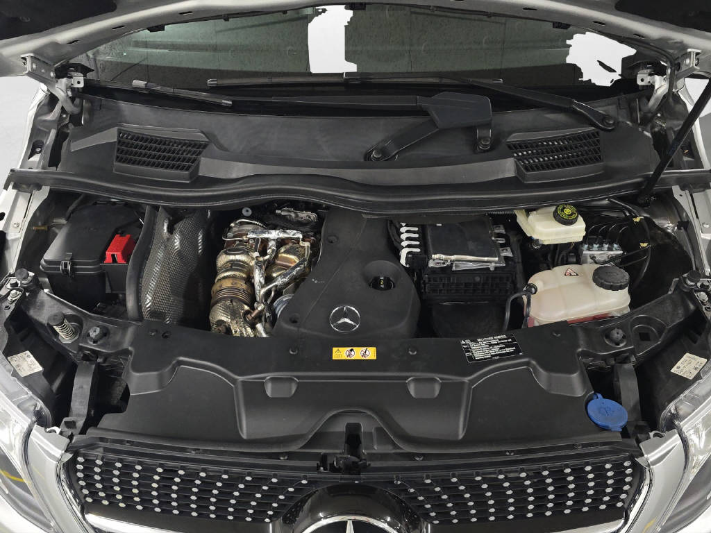 MERCEDES-BENZ Marco Polo 300 d-image-9