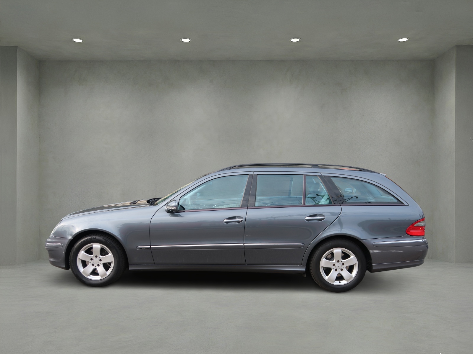 MERCEDES-BENZ E 350 Avantgarde 4Matic Automatic-image-7