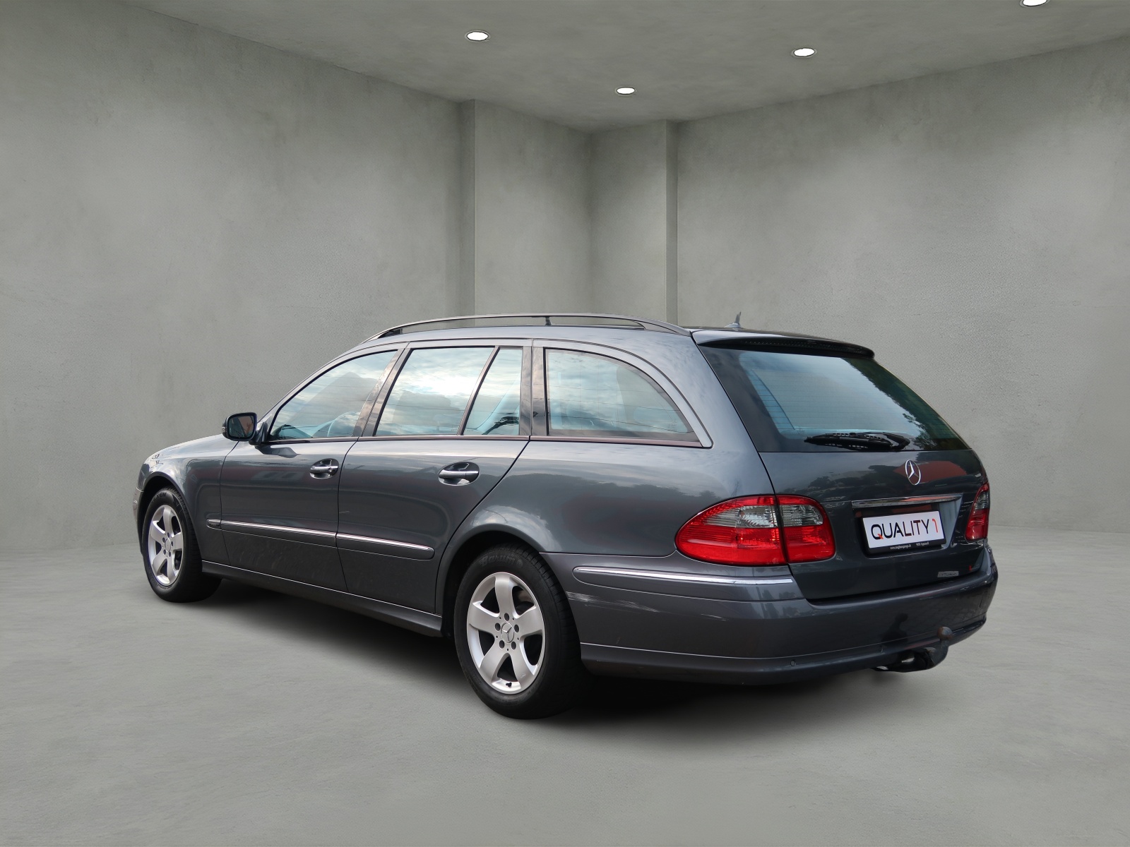MERCEDES-BENZ E 350 Avantgarde 4Matic Automatic-image-6