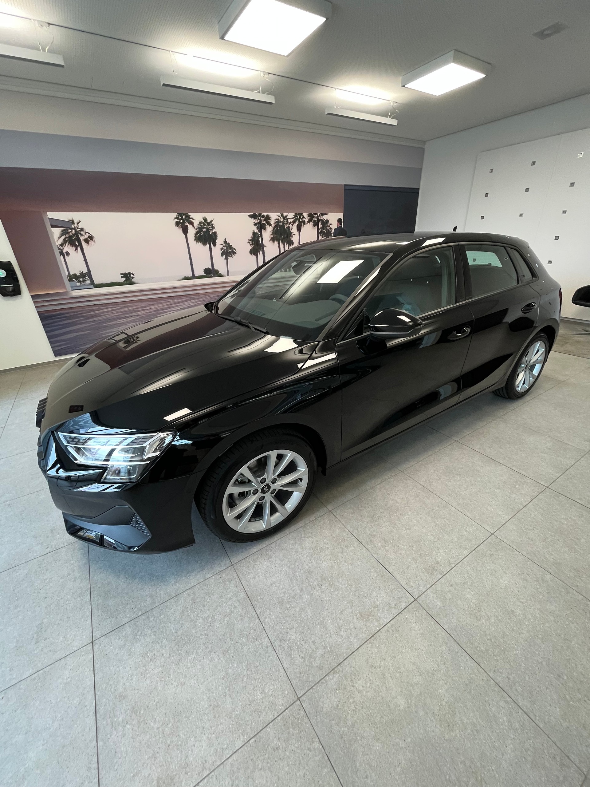 AUDI A3 1.5 35 TFSI Attraction S-Tronic-image-1