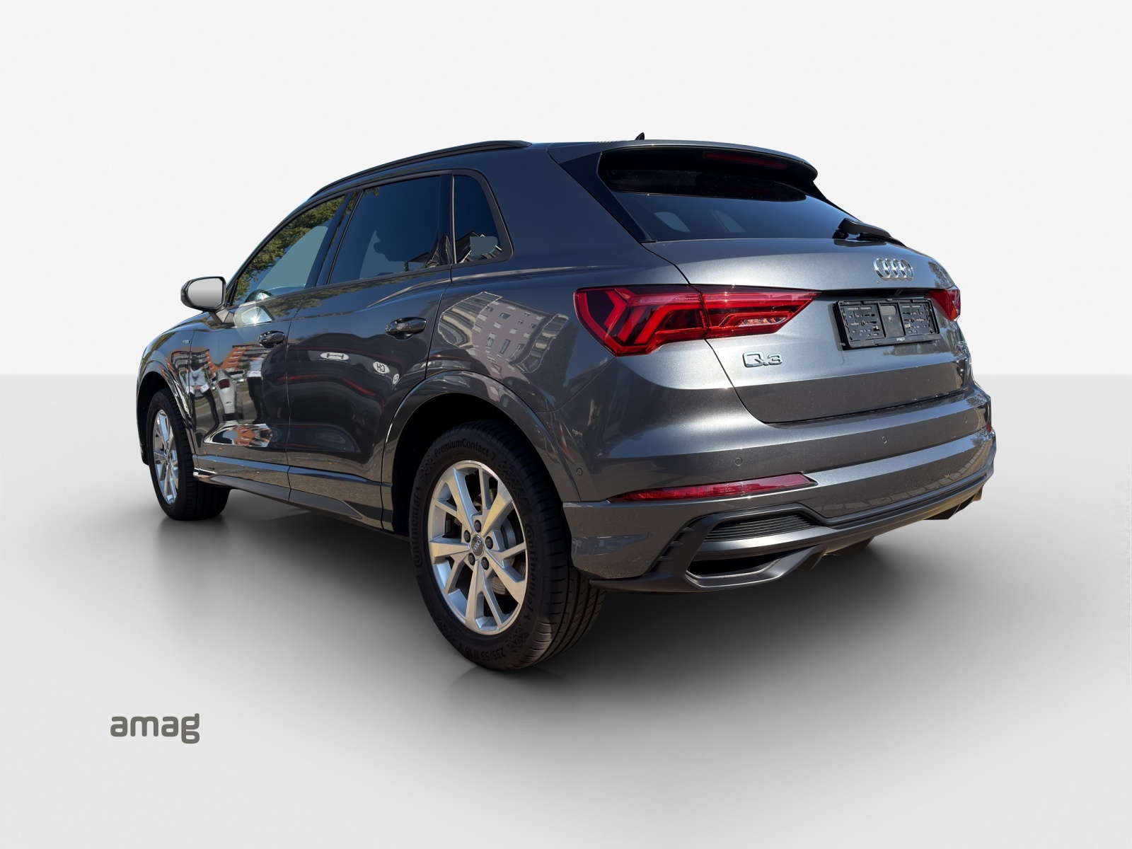 AUDI Q3 45 TFSI S line quattro S-tronic-image-2