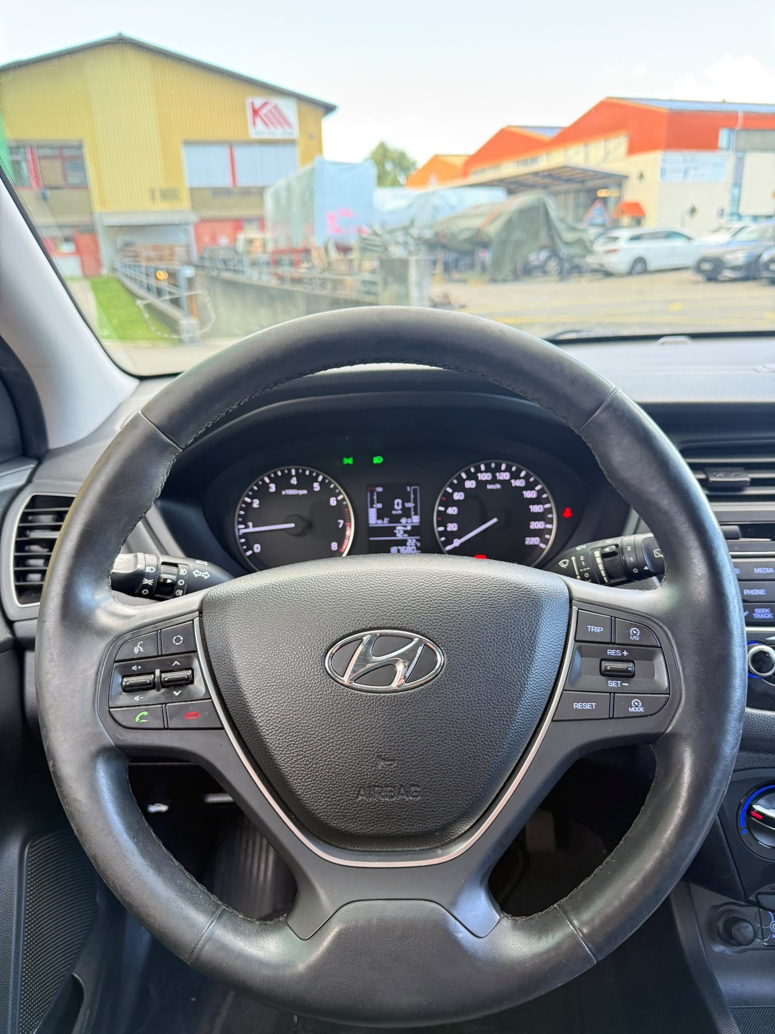 HYUNDAI i20 1.0 T-GDi Amplia-image-10