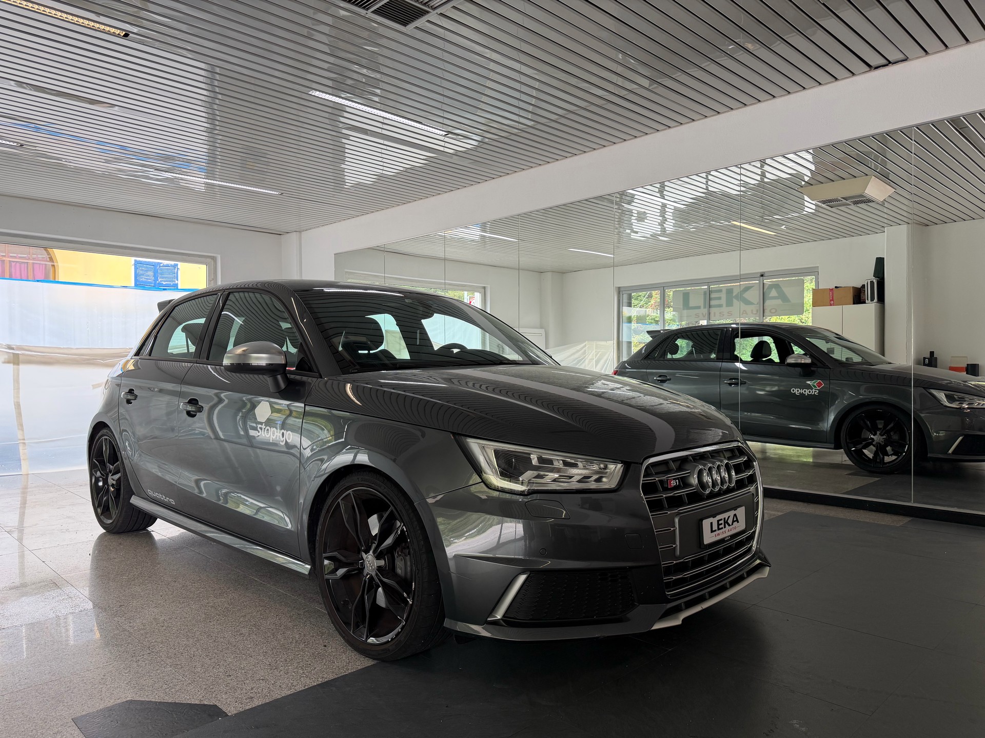 AUDI S1 Sportback 2.0 TFSI quattro-image-2