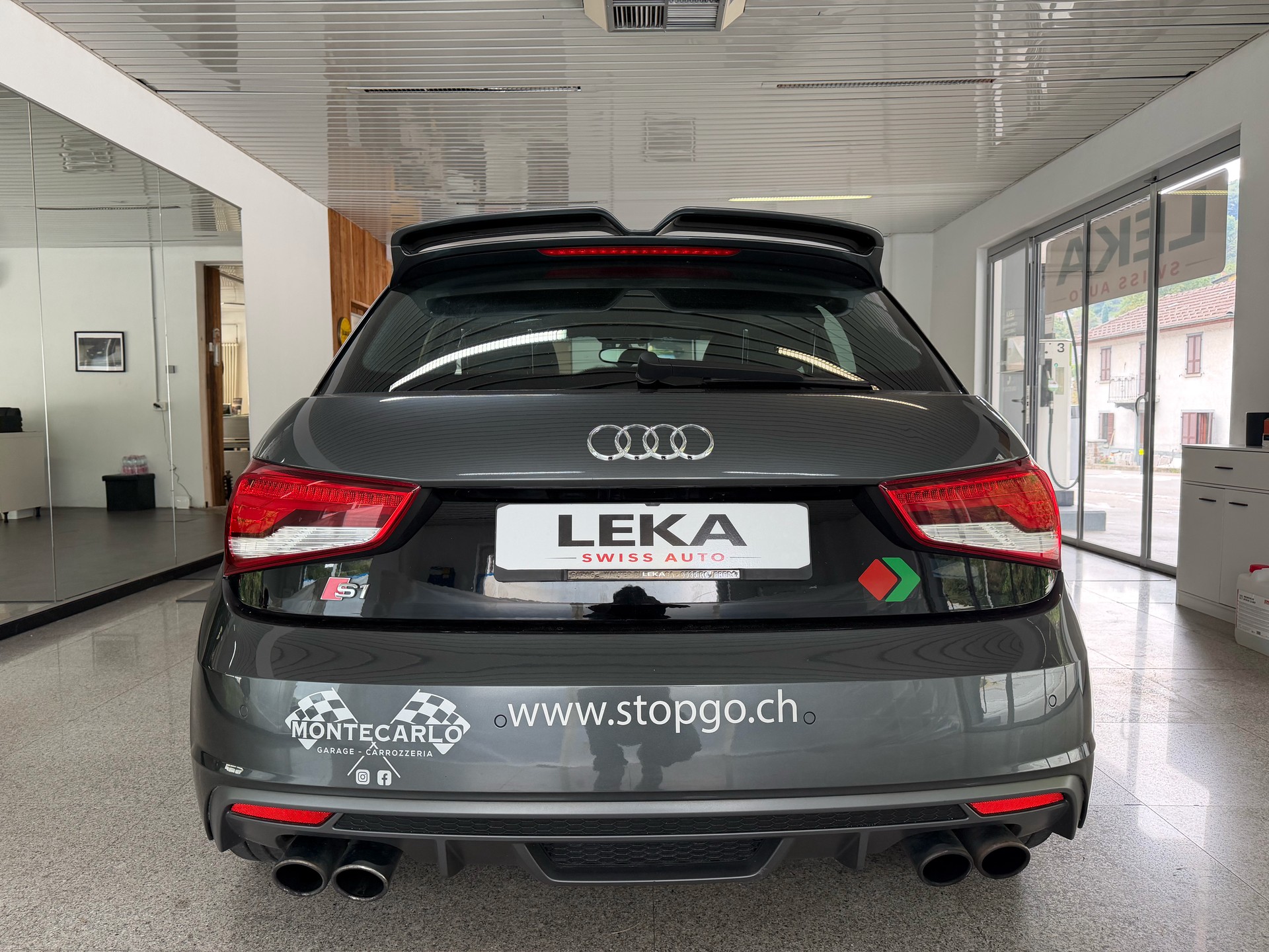 AUDI S1 Sportback 2.0 TFSI quattro-image-4