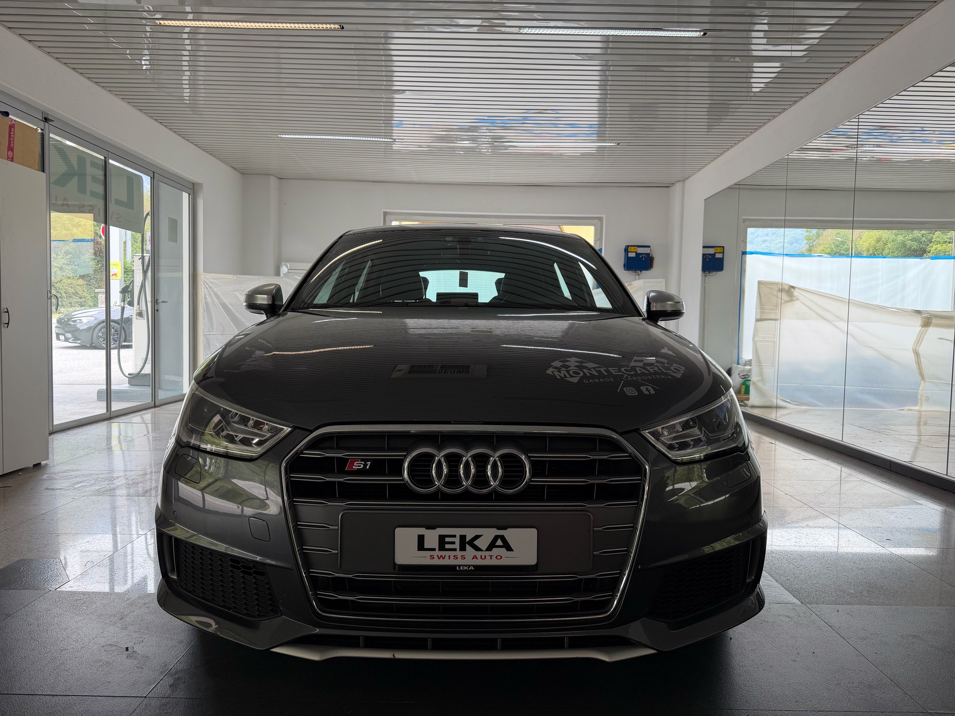 AUDI S1 Sportback 2.0 TFSI quattro-image-1