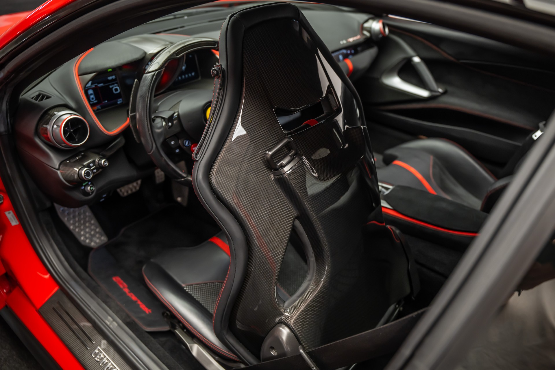 FERRARI * 812 SUPERFAST * ROSSO CORSA * CARBON RACING-SEATS *-image-21