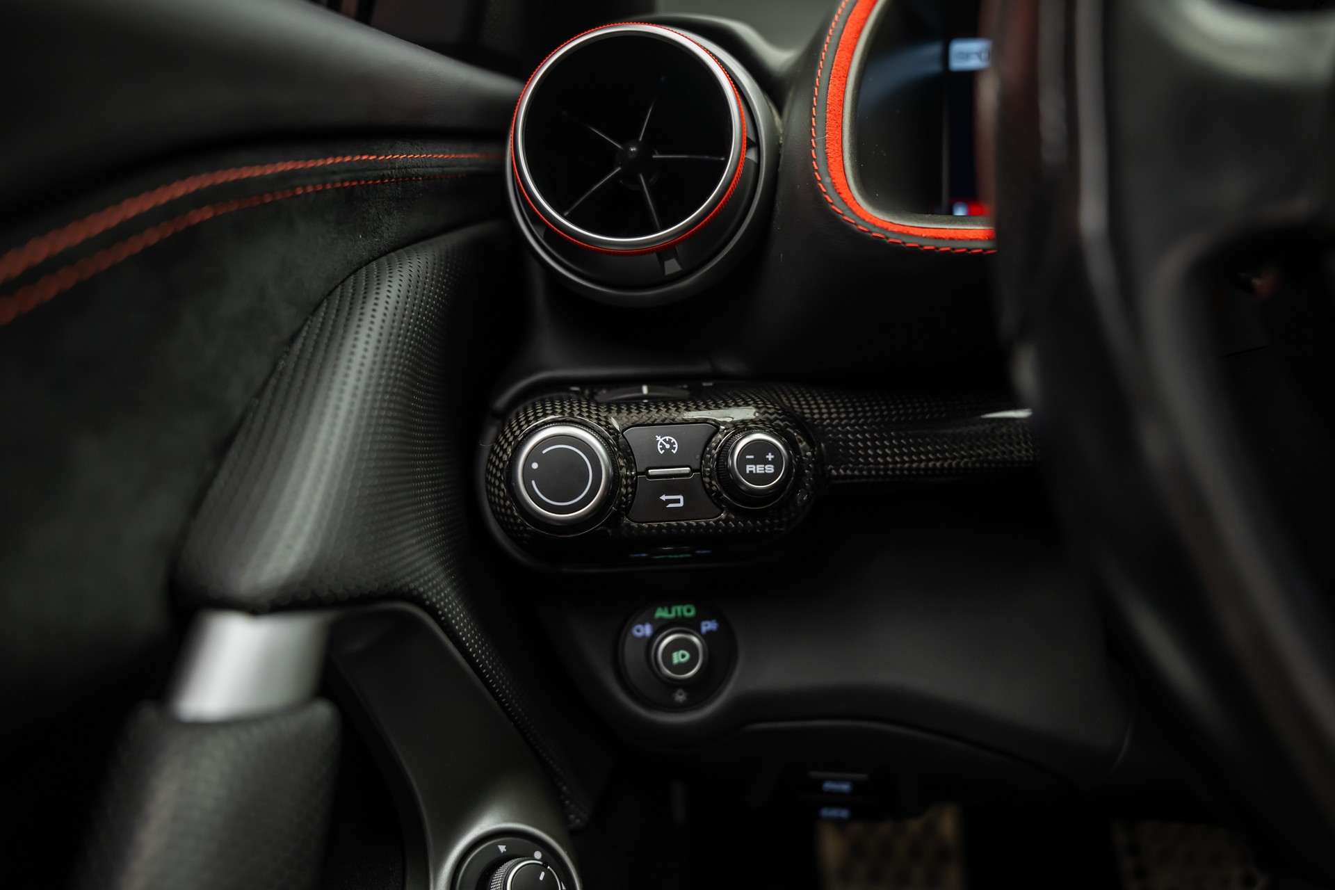 FERRARI * 812 SUPERFAST * ROSSO CORSA * CARBON RACING-SEATS *-image-22