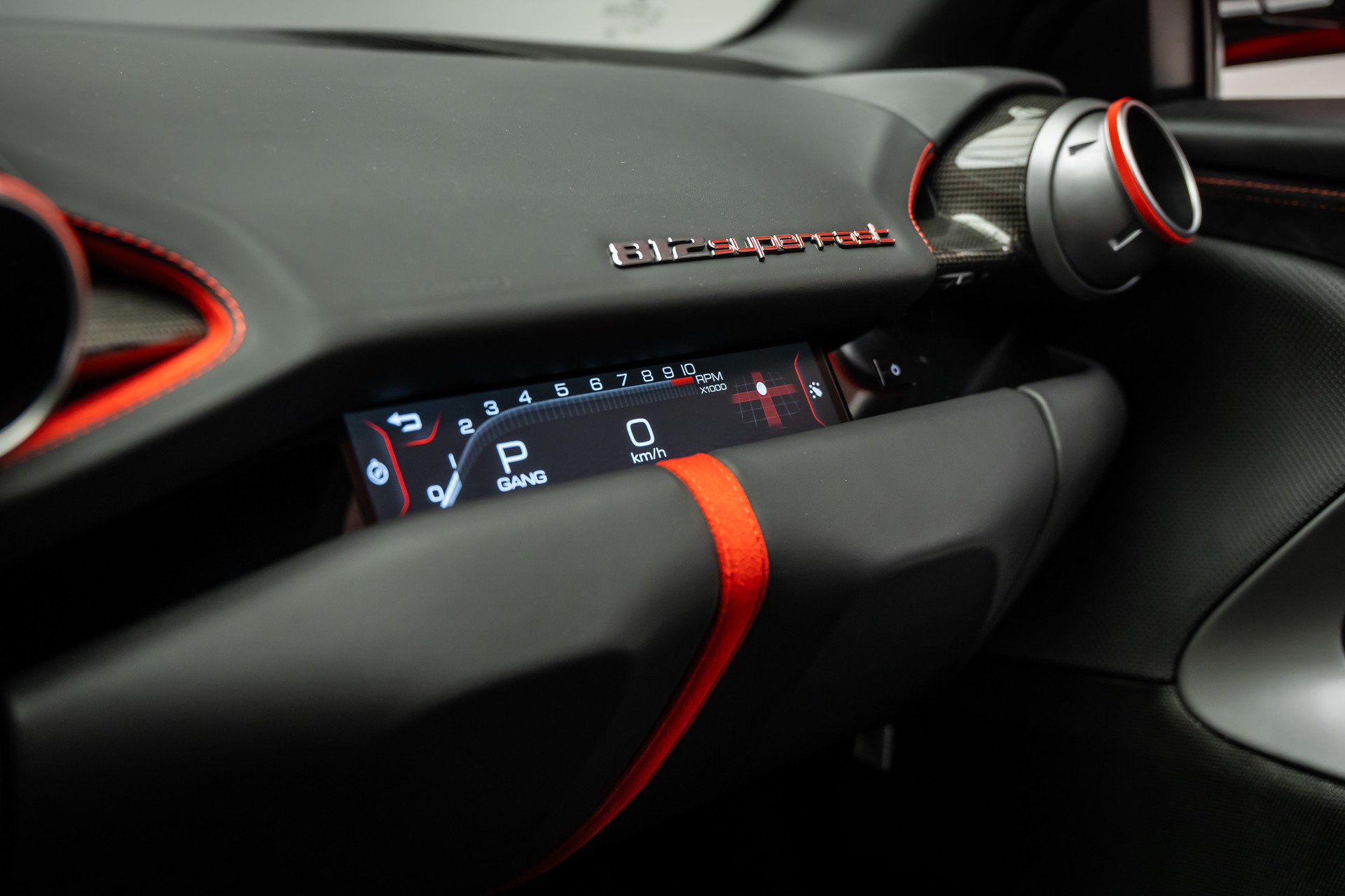 FERRARI * 812 SUPERFAST * ROSSO CORSA * CARBON RACING-SEATS *-image-31