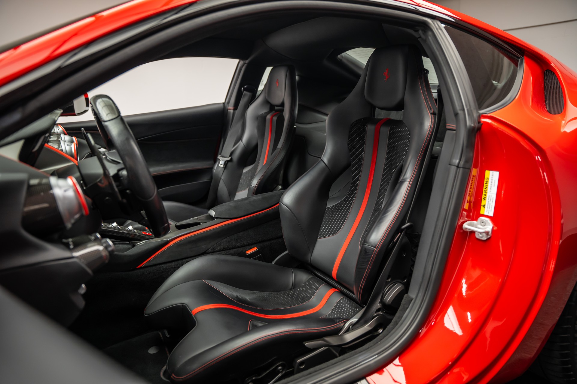 FERRARI * 812 SUPERFAST * ROSSO CORSA * CARBON RACING-SEATS *-image-15
