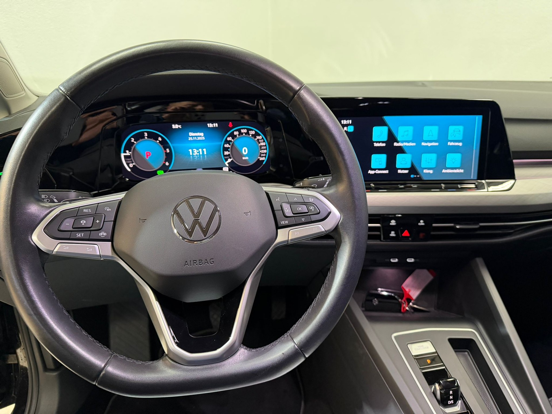 VW Golf 2.0 TDI Life DSG 4Motion-image-6