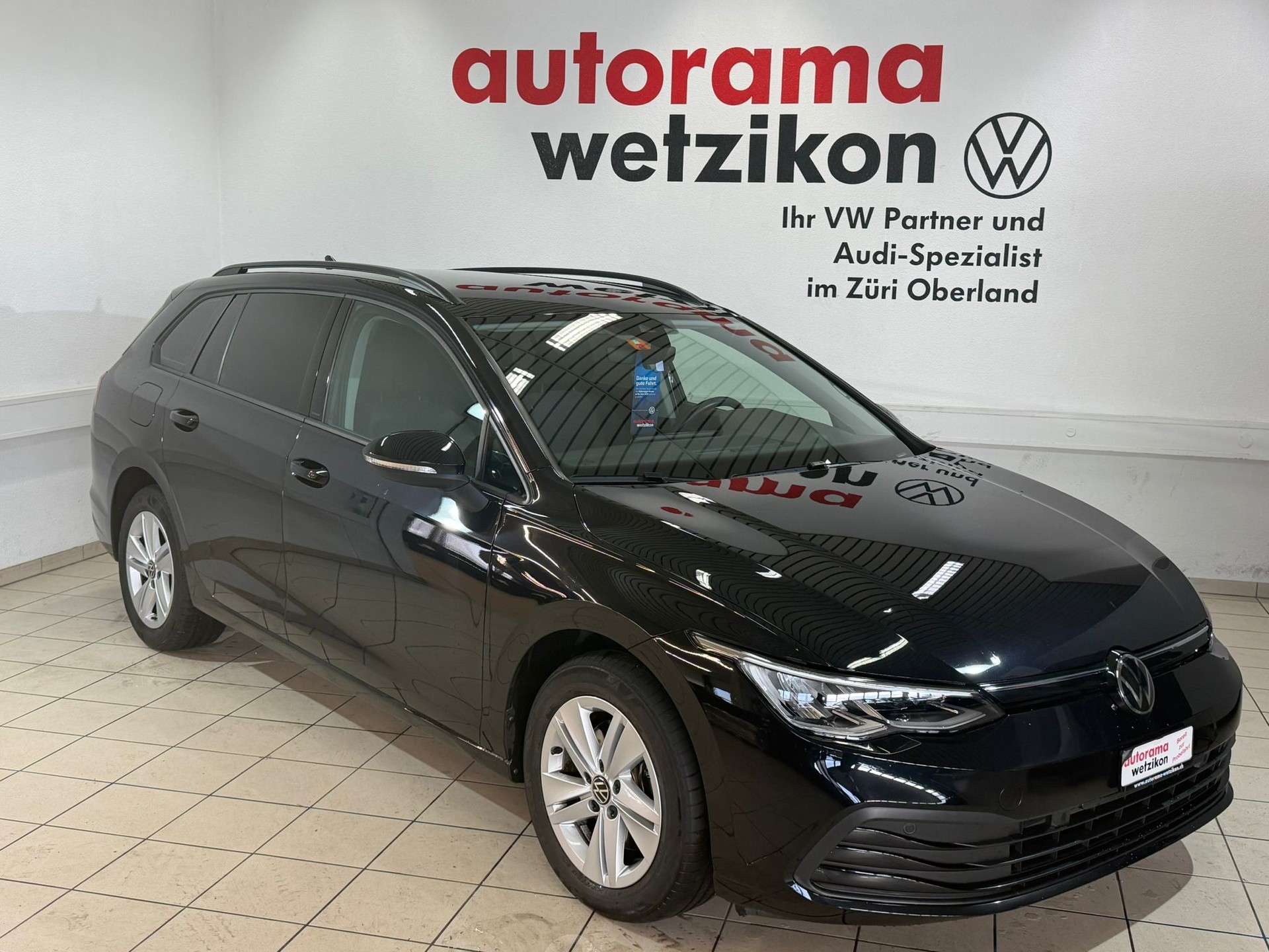 VW Golf 2.0 TDI Life DSG 4Motion-image-0