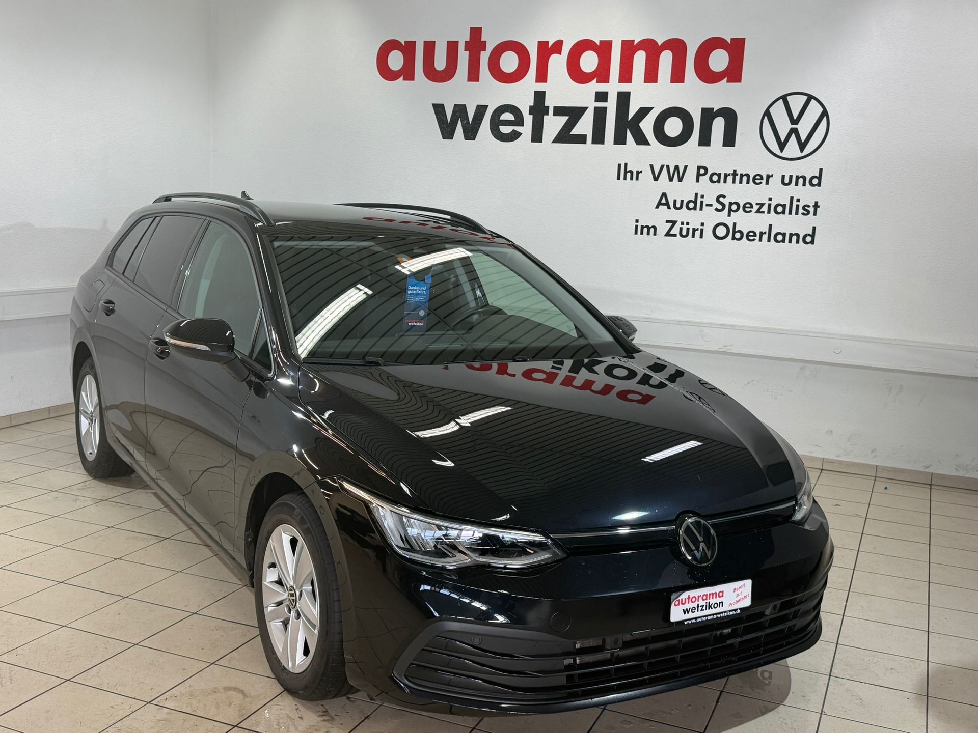 VW Golf 2.0 TDI Life DSG 4Motion-image-1