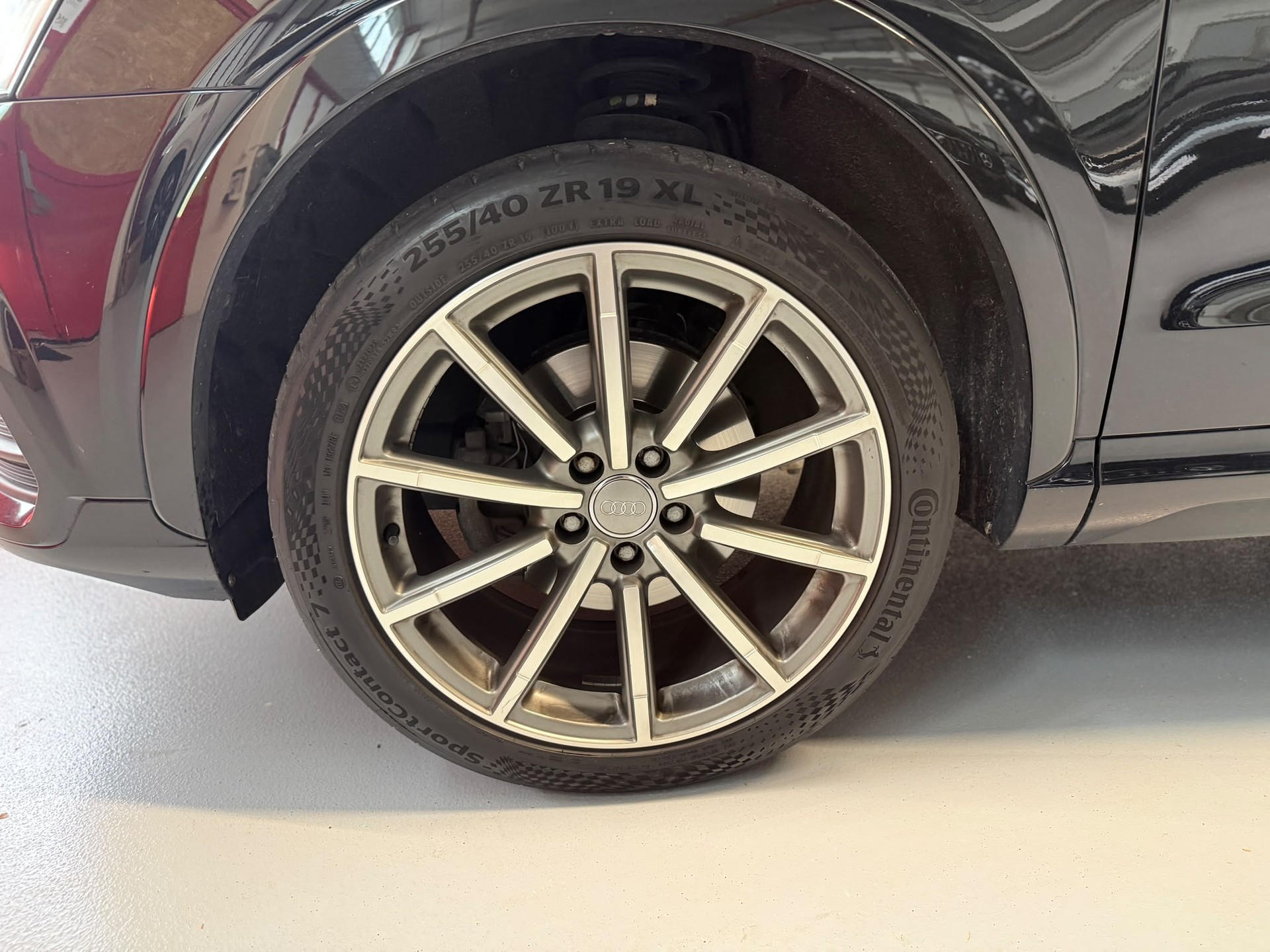 AUDI Q3 2.0 TDI design quattro S-tronic-image-22