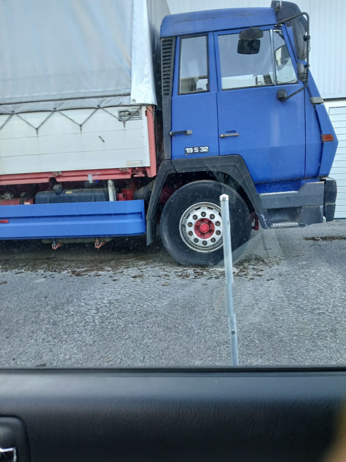 STEYR 19 S 32 4x2-image-3