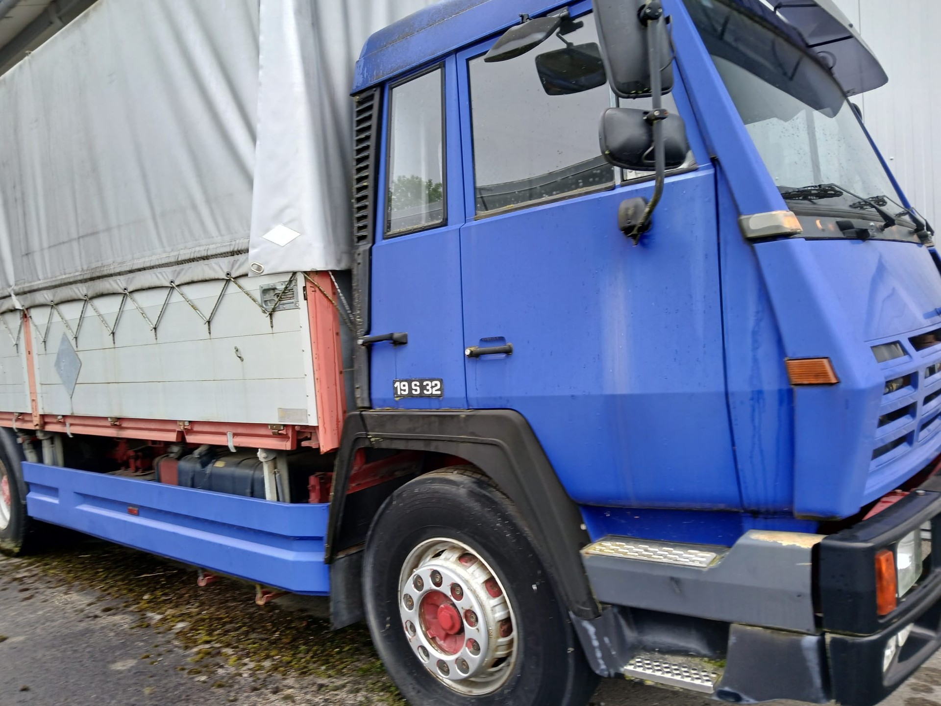 STEYR 19 S 32 4x2-image-2